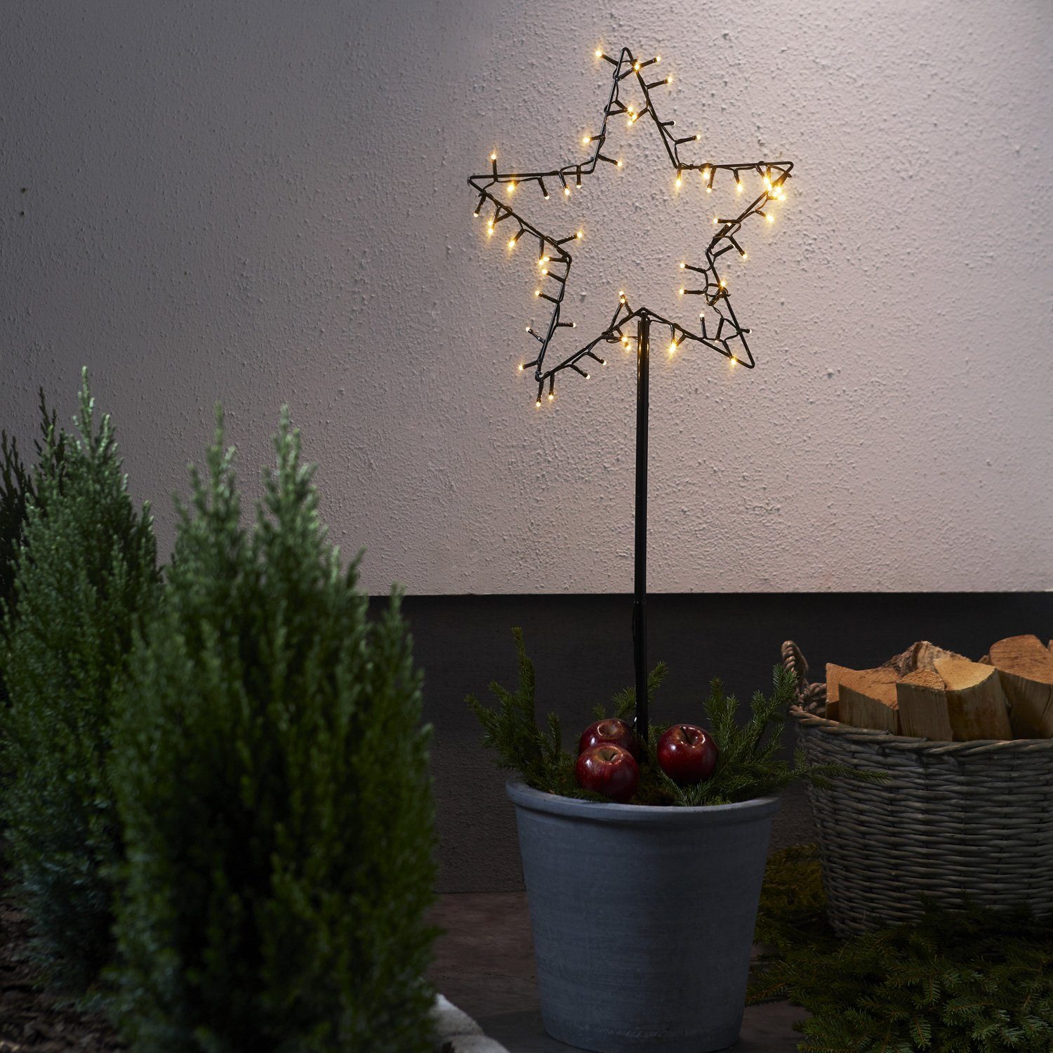 STAR TRADING LED-Stern für außen LED Lichterstern stehend Außen Weihnachtsdeko Terrasse 92cm schwarz, LED Classic, warmweiß (2100K bis 3000K)