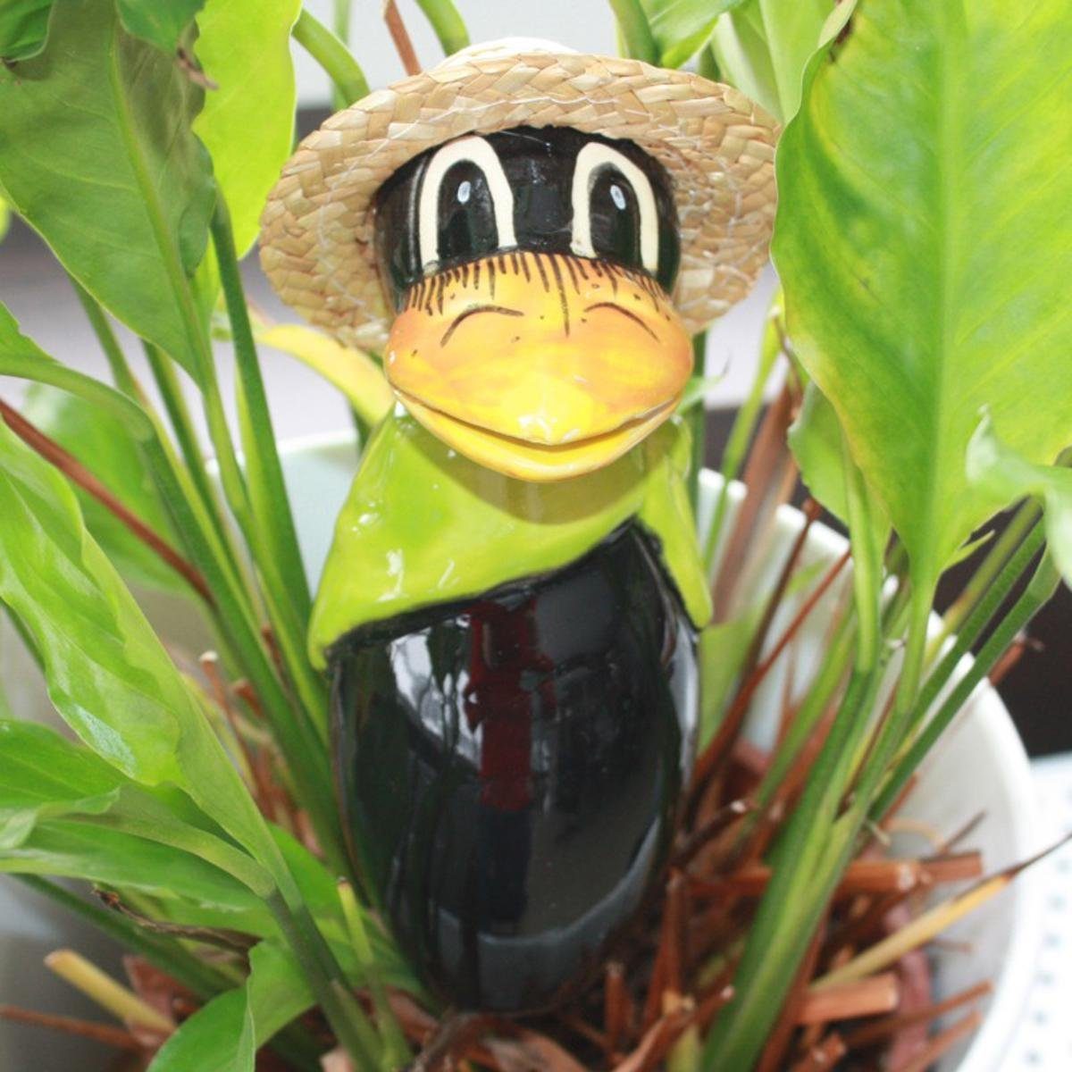 Tangoo Hut mit MINI Tangoo Halstuch, kiwi-grünes Keramik-Rabe Gartenfigur (Stück)