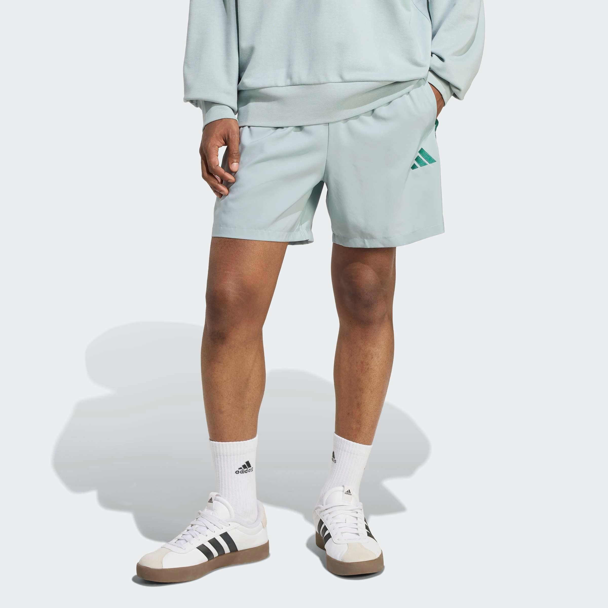 adidas Sportswear Shorts M 3S CHELSEA B (1-tlg) mit 3-Streifen an den Seiten, für Laufen und Sportmode. € 27,99
