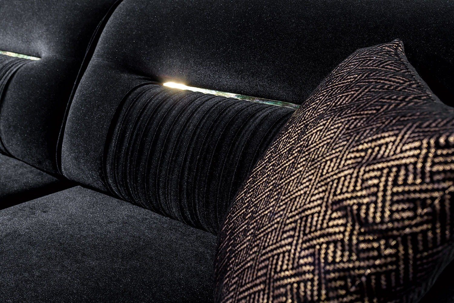 Sofa Polyester) 1 Turkey, Luxus-Microfaser 2-Sitzer, Bologna, (100% in Made Quality Villa Stk. Schwarz Möbel