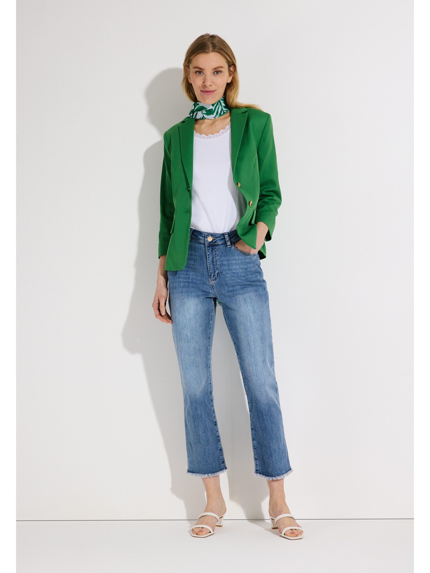 MORE&MORE Regular-fit-Jeans coole, verkürzte Jeans, Fransensaum