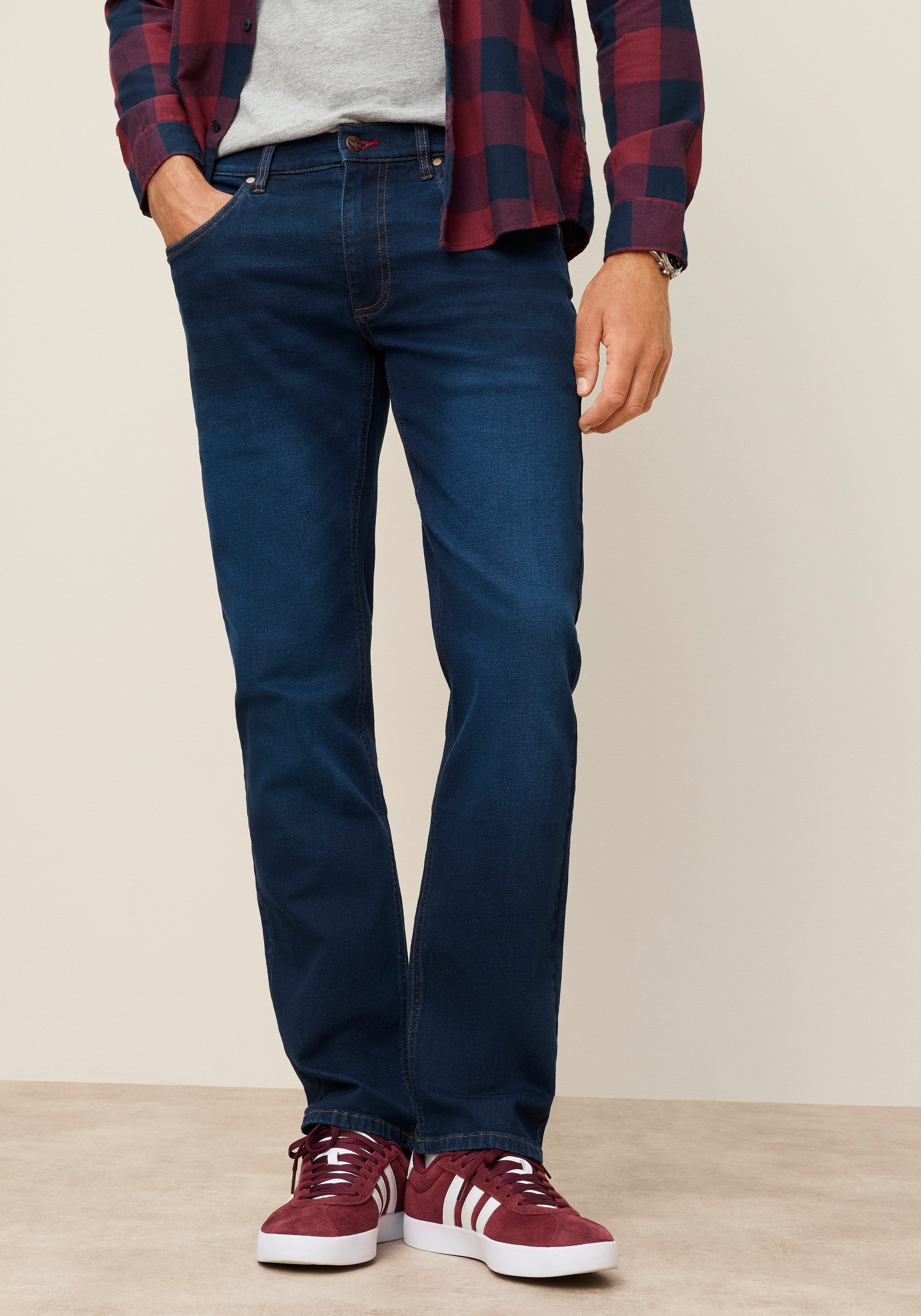 Arizona Straight-Jeans gerader Straight-Fit, aus elastischem Denim, niedrige Leibhöhe – Bild 2 von 5
