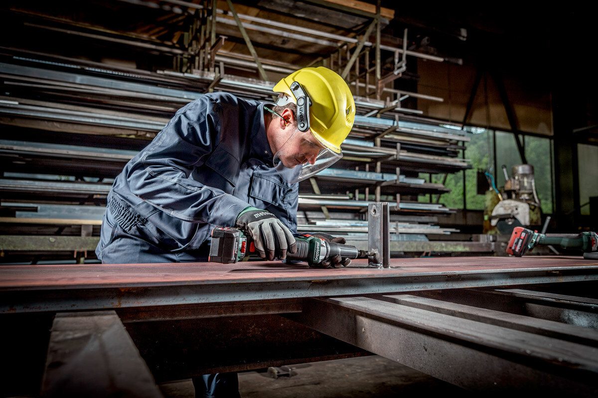 metabo Akku-Geradschleifer GVB 18 LTX BL 11-28, max. 28000 U/min, Ohne Akku im Karton