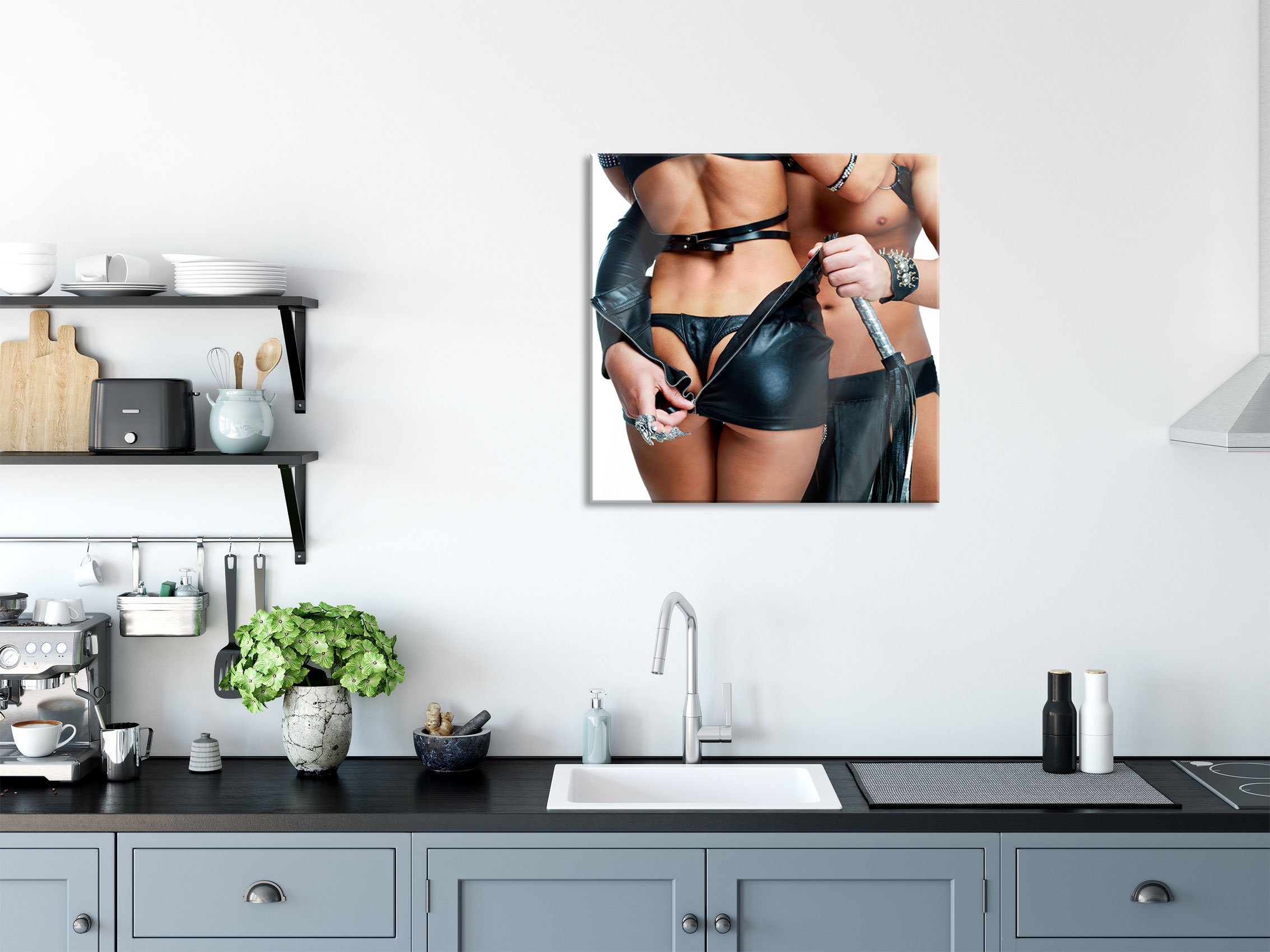 Pixxprint Glasbild Sexy Paar in Ledermontur, Sexy Paar in Ledermontur (1 St), Glasbild aus Echtglas, inkl. Aufhängungen und Abstandshalter