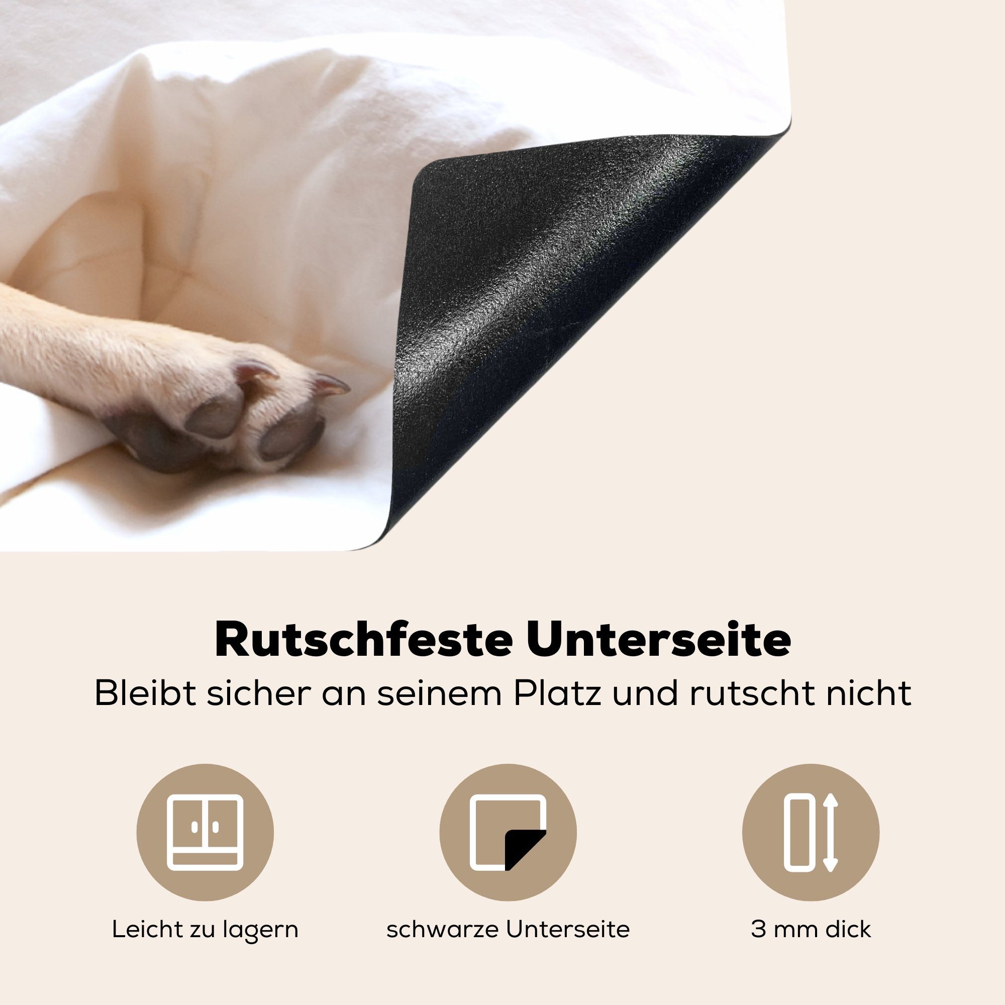 (1 cm, Bett Schutz einem für im küche, Kuscheltier, MuchoWow die mit 81x52 Induktionskochfeld Hund Ceranfeldabdeckung Vinyl, schläft tlg), Herdblende-/Abdeckplatte