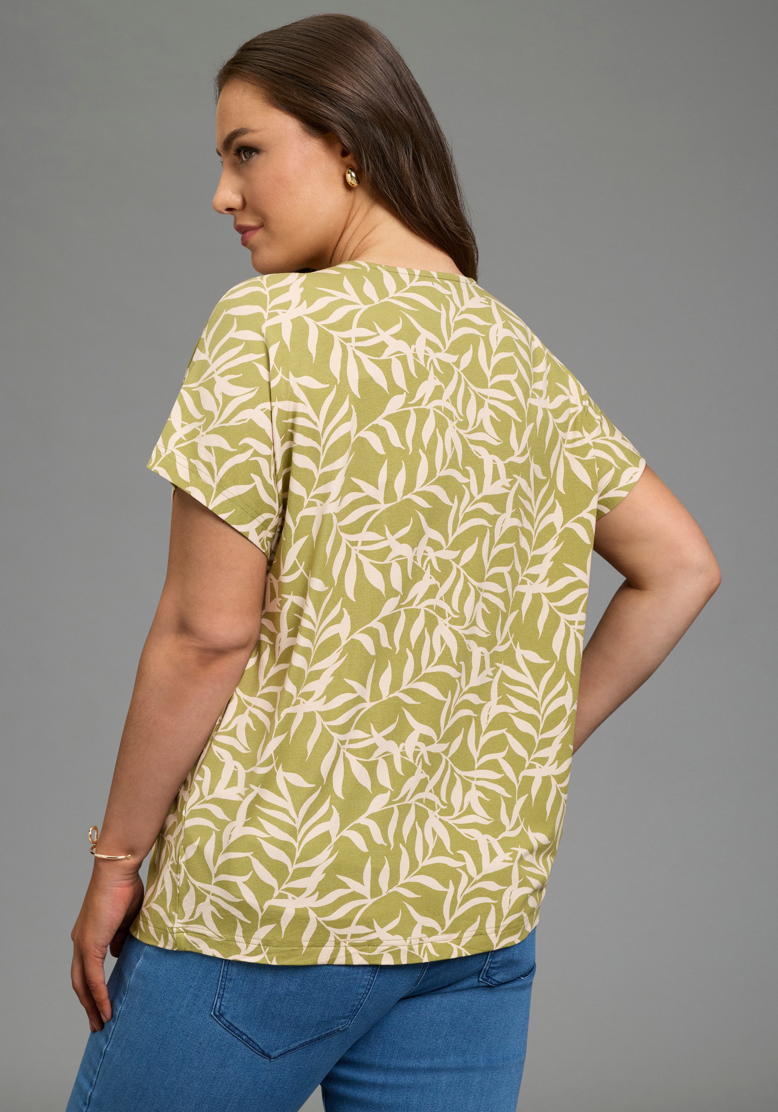 Laura Scott CURVE T-Shirt casual Stil, Figurumspielende Passform, geblümt günstig online kaufen