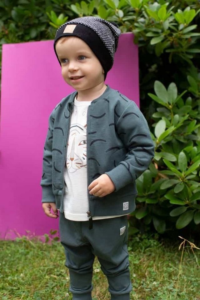 PINOKIO Sweatjacke Tiger Sweatjacke Oberteil langarm, Babys & Kinder  (1-tlg) Tigerstreifen, sportlich, Rippbündchen, Reißverschluss mit  Kinnschutz, Grüne Rippbündchen an der Taille, an den Ärmeln sorgen für  einen guten