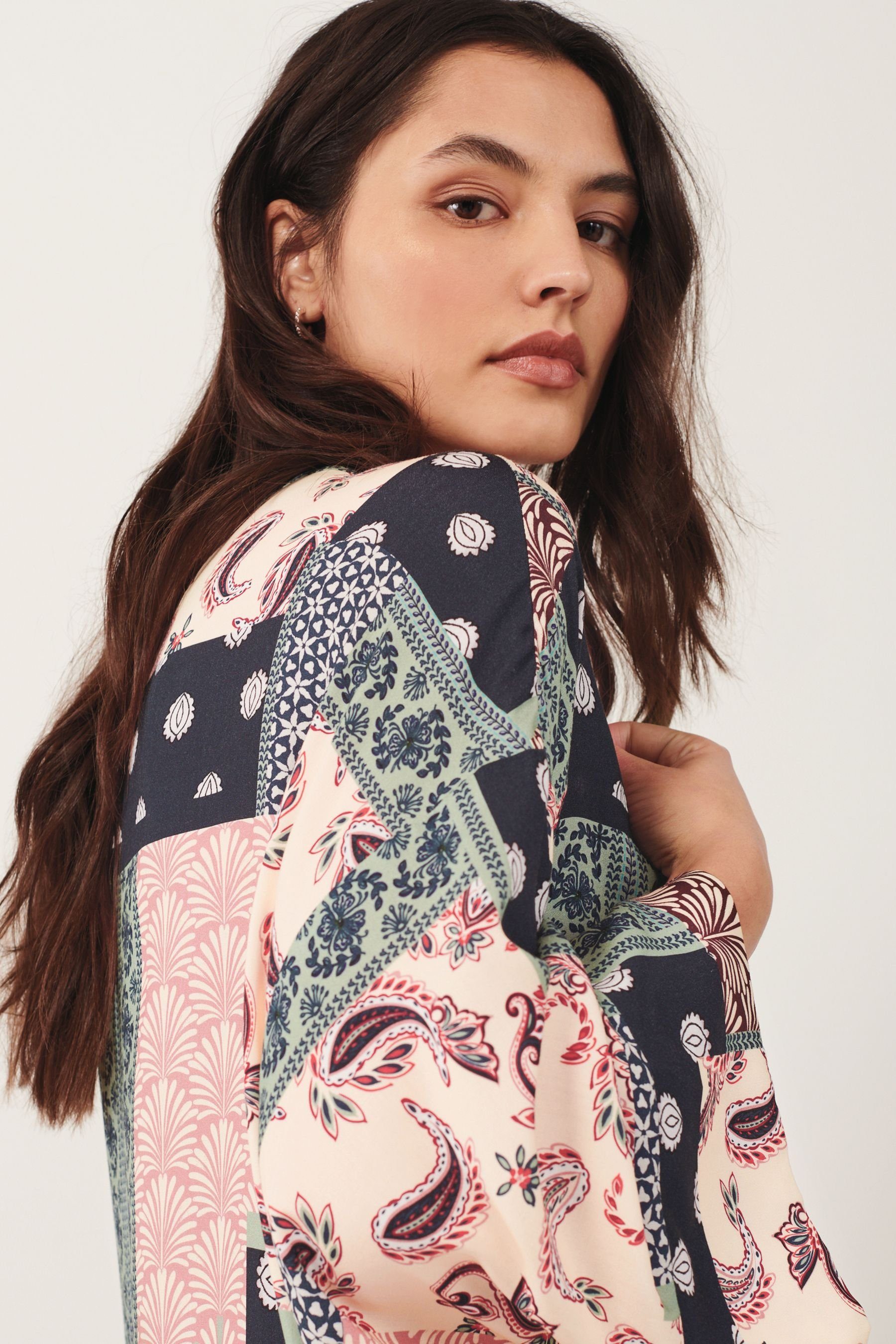 Damen Blusen Next Blusenkimono Langer Kimono mit Patchwork-Print