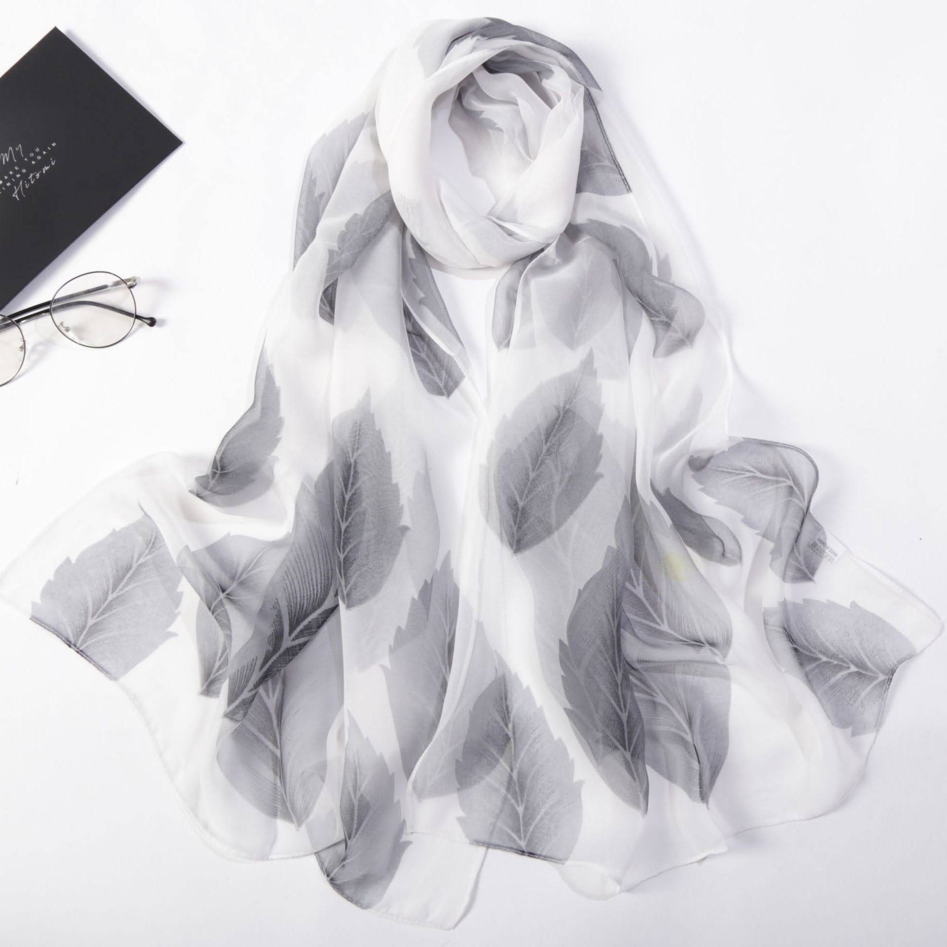 Dark-Desires Halstuch Halstuch Federmuster in schwarz, blau, weiß und natur 50 x 160 cm