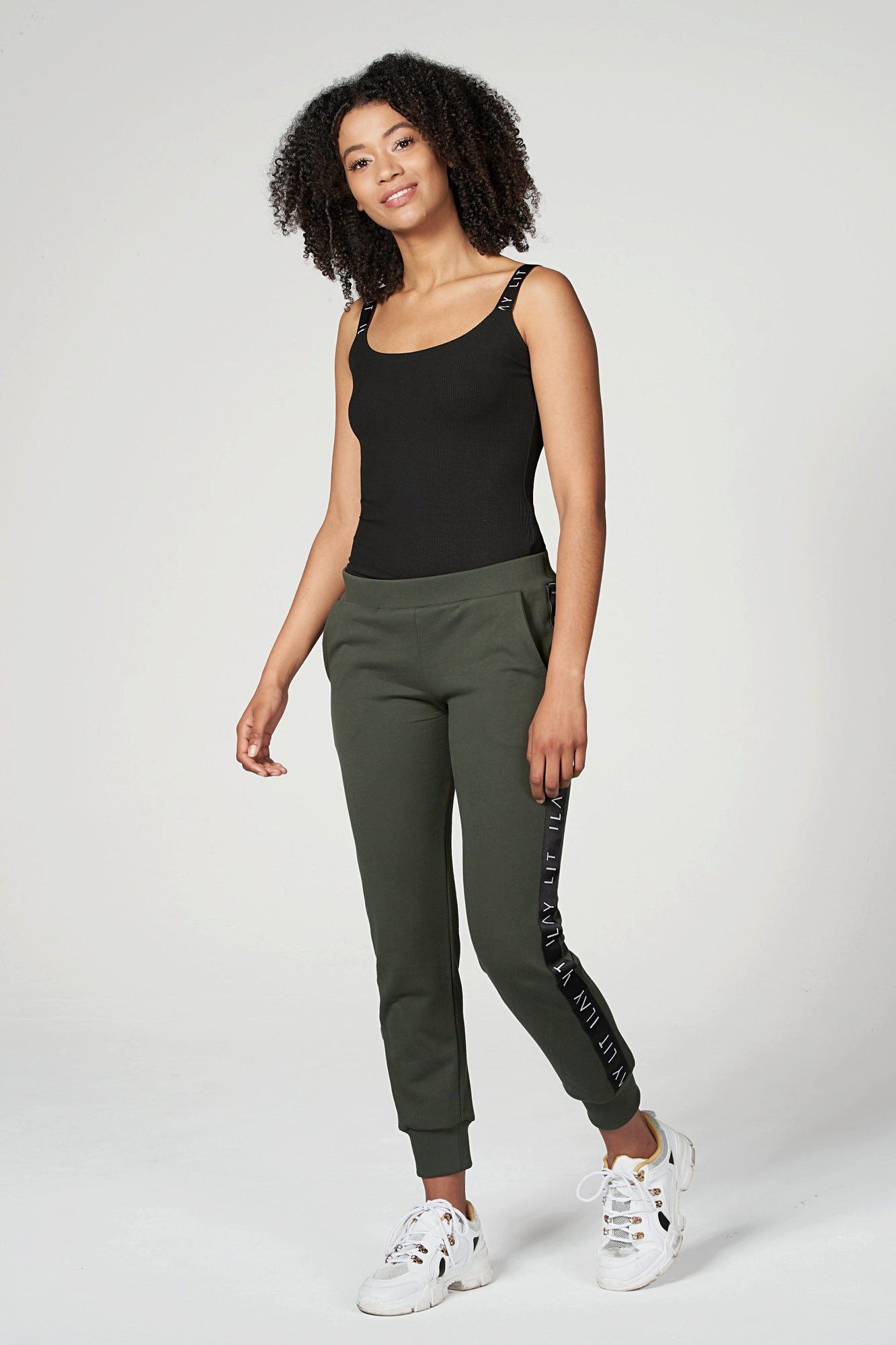 ILAY Lit Jogger Pants Different Pants Olive