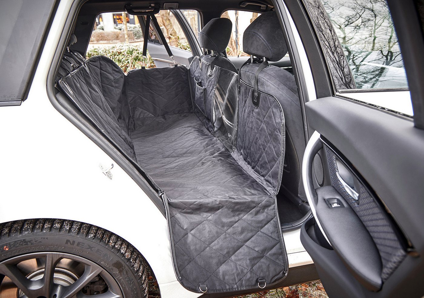 Thumbnail - Wolters Hunde-Transportbox Clean Car Rücksitz-Schondecke