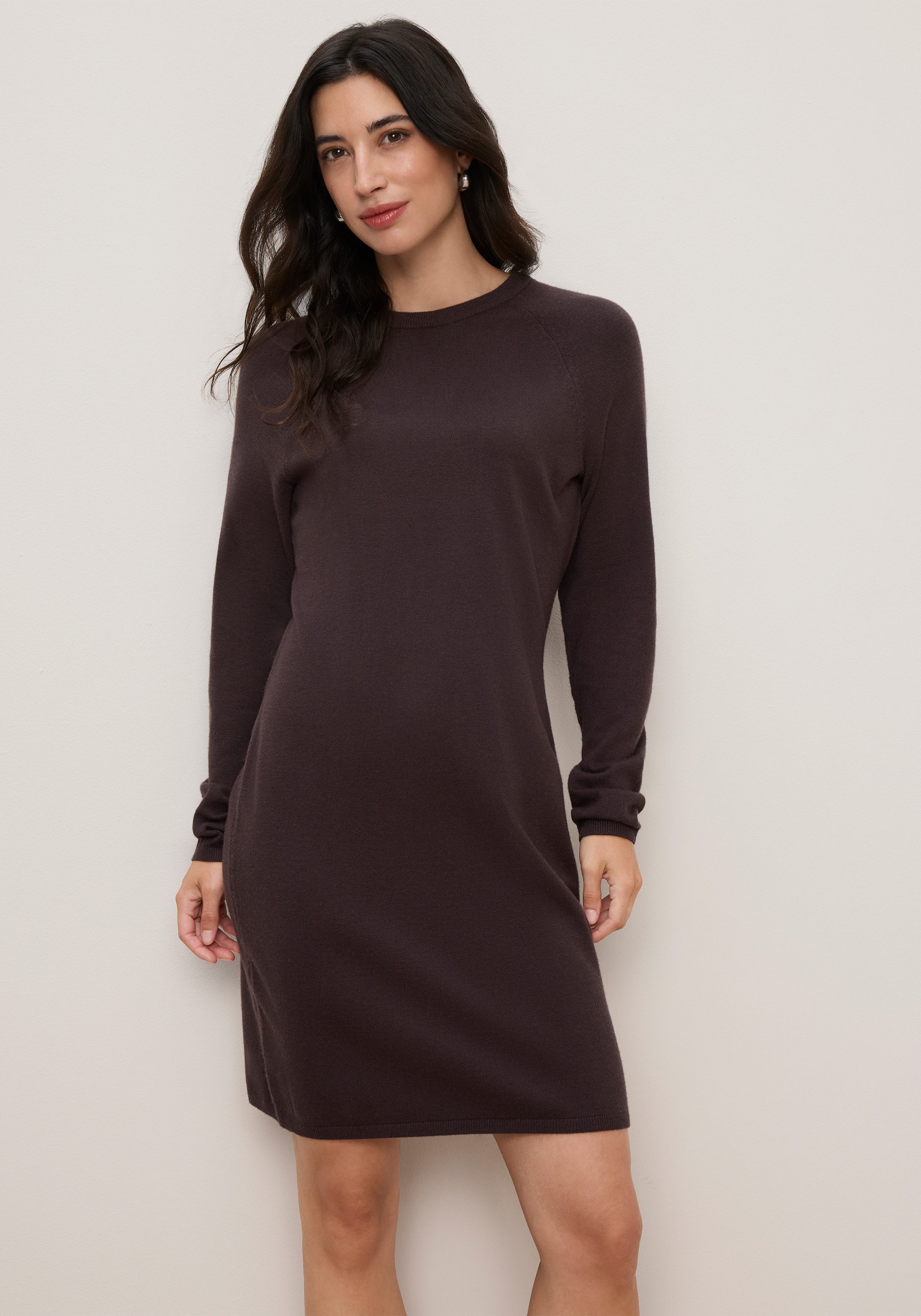 Tamaris Strickkleid mit figurumspielender Passform lässiges Mini-Kleid aus Viskosemischung
