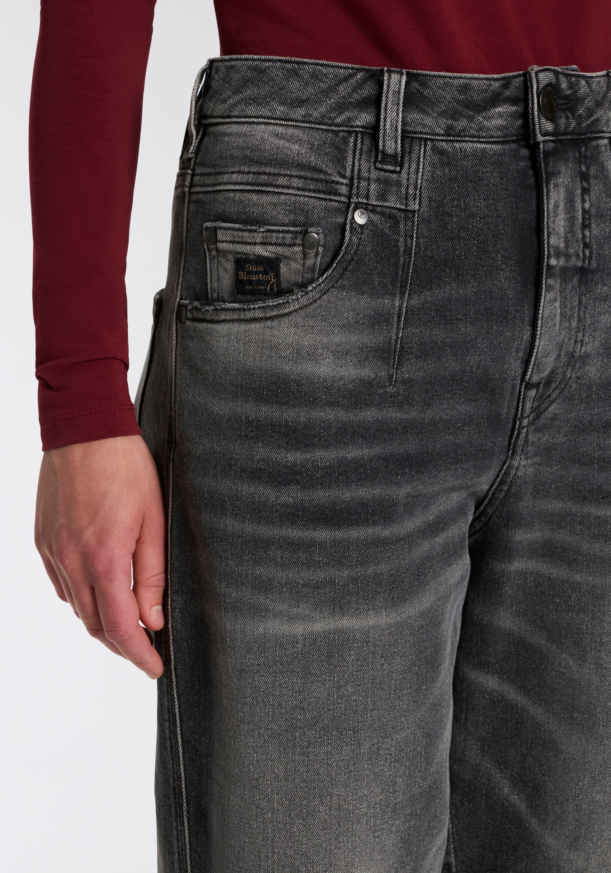 Herrlicher 5-Pocket-Jeans Brooke Denim Black im Loose Fit, mit Abnähern