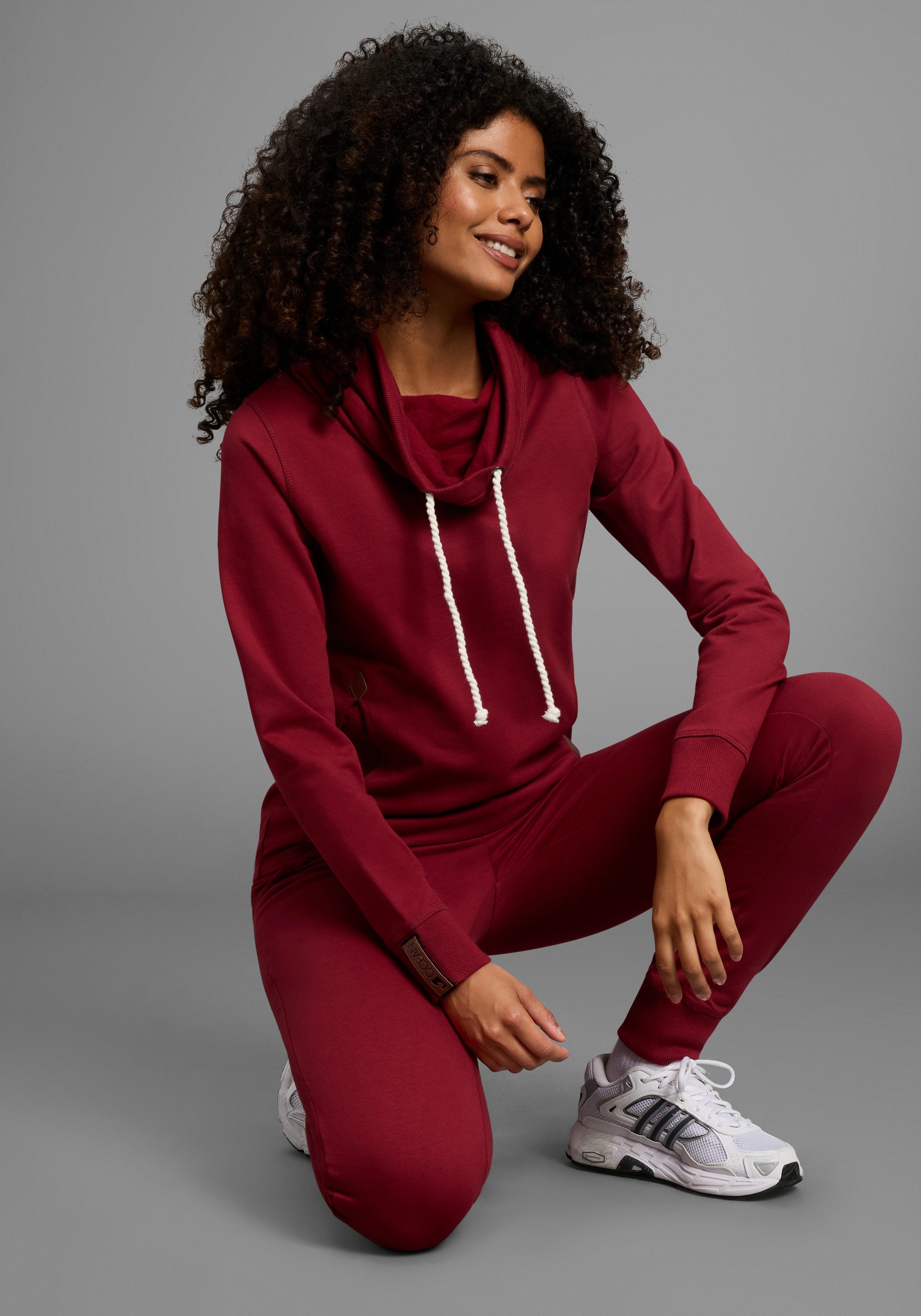 Ocean Sportswear Jogginganzug Essentials Joggingsuit (Set, 2-tlg), mit Lederimitat-Details – Bild 3 von 5