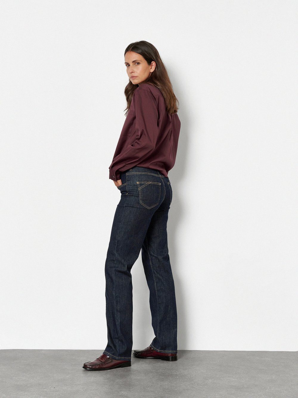 TONI Straight-Jeans Liv in Straight-Fit – Bild 2 von 5