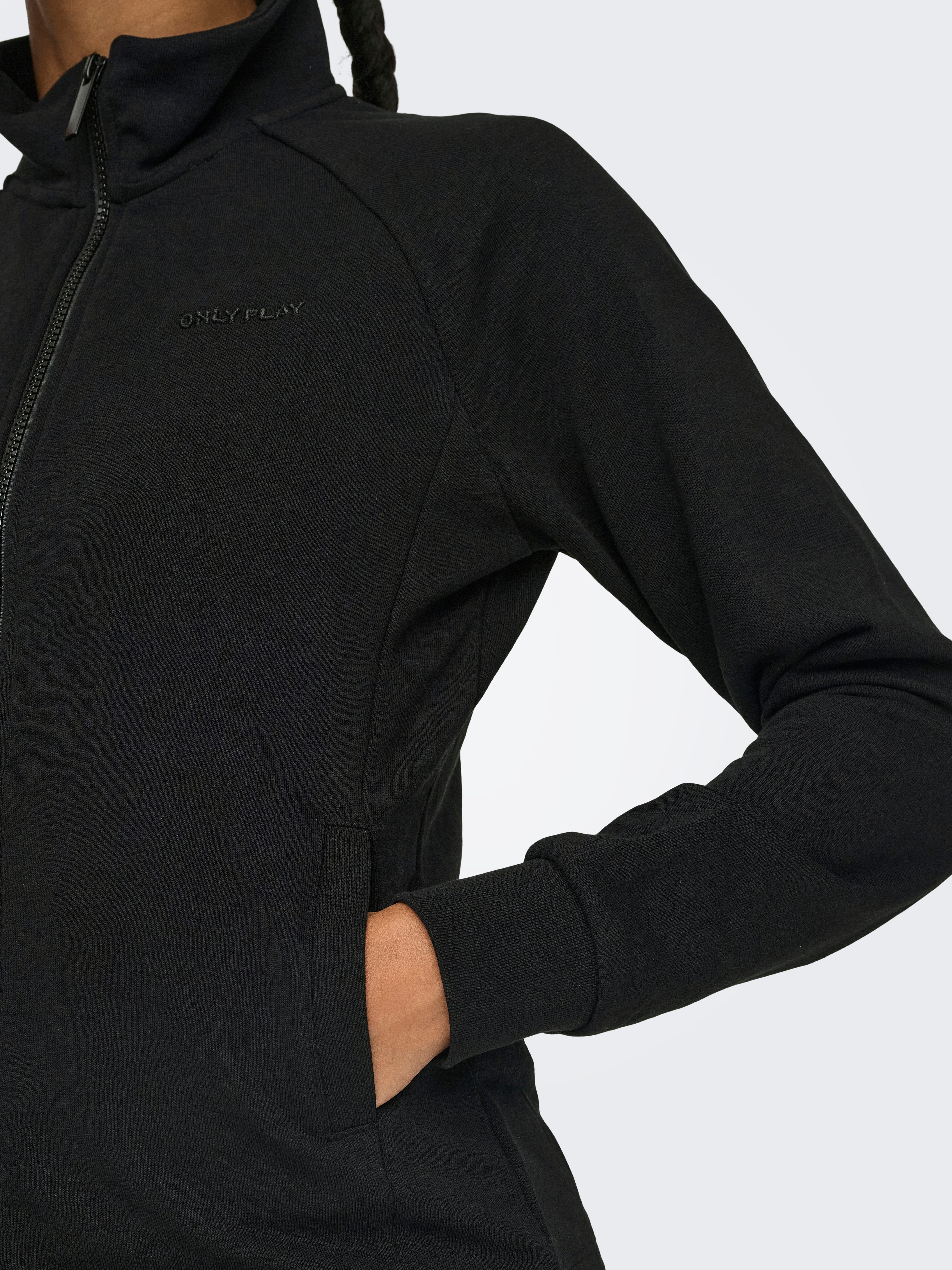 ONLY Play Sweatjacke ONPMELINA LS HN ZIP SWT NOOS aus Baumwolle und Polyester, normale Passform, mit Stehkragen, Langarm