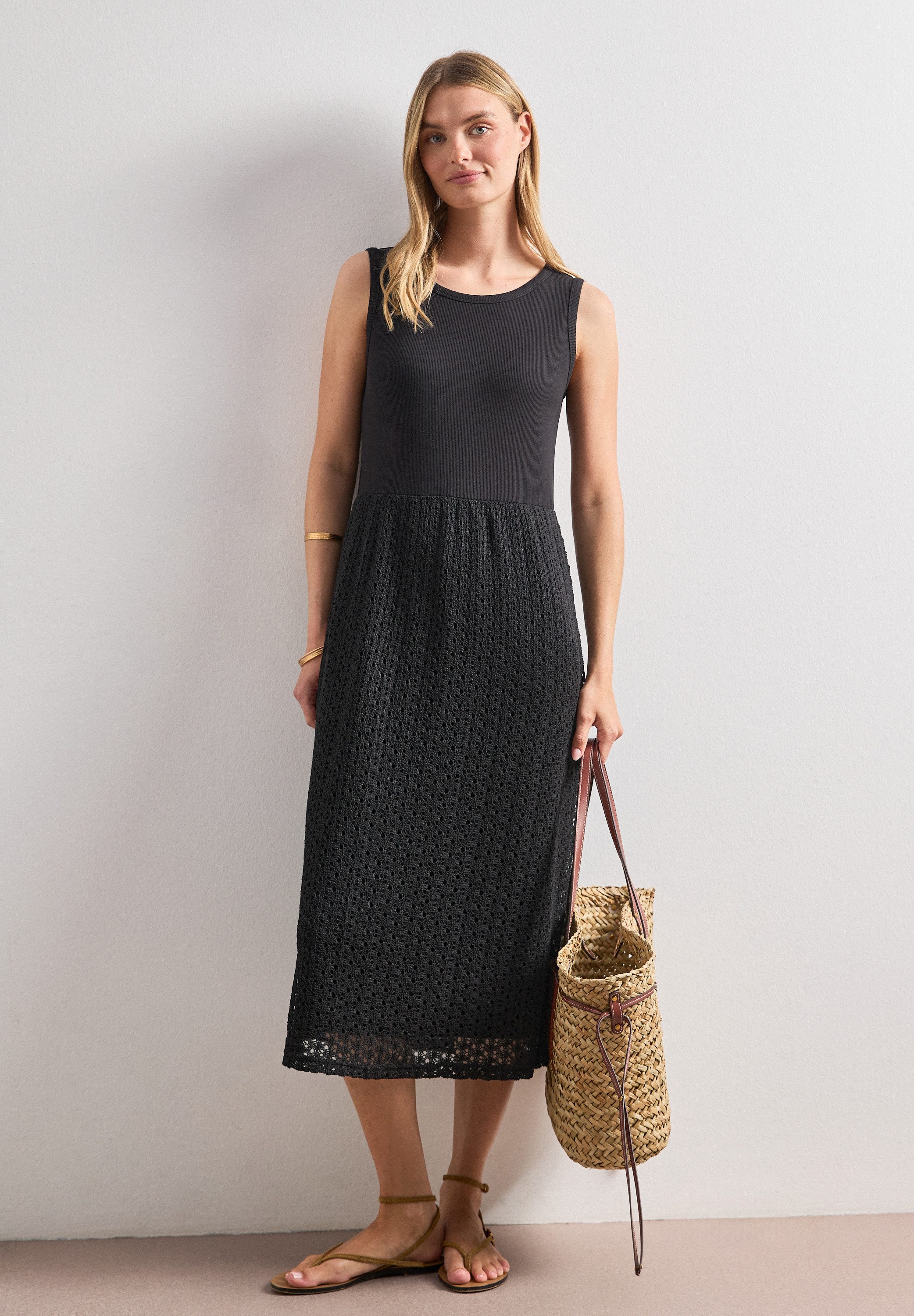 STREET ONE Midikleid Ärmelloses Sommerkleid mit Rock aus Spitze