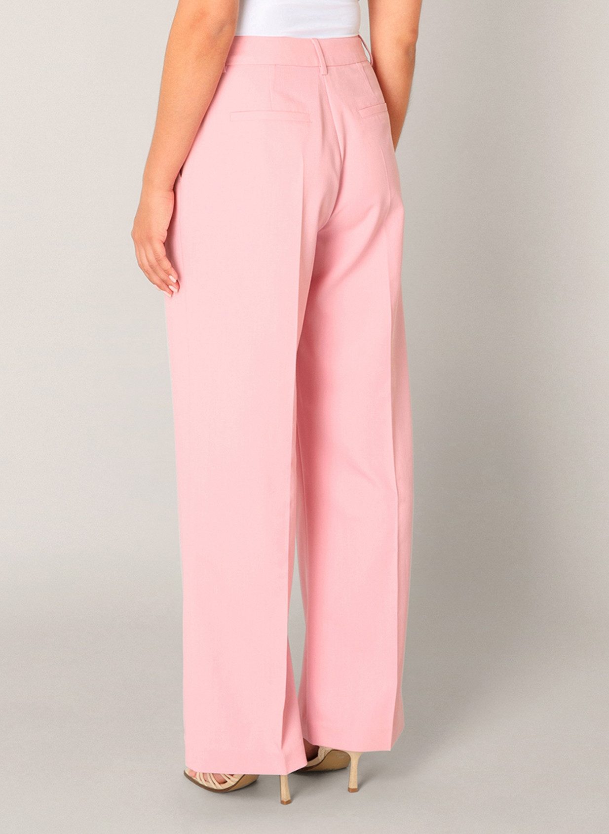 Base Level Bundfaltenhose Yuna mit Bundfalte und weitem Bein