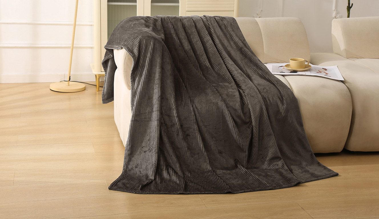 Wohndecke Shakira, Bruno Banani, Weiche Kuscheldecke mit Prägedruck in Waffeloptik, 150x200 cm