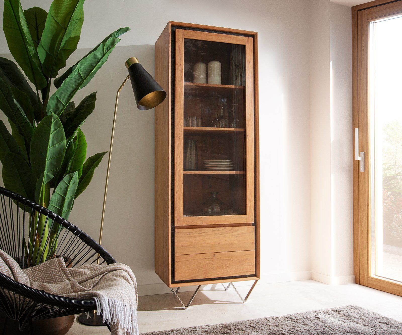 DELIFE Vitrine Stonegrace Akazie Natur 55x180 1 Tür 2 Schubladen Steinfurnier V-Fuß Vitrine