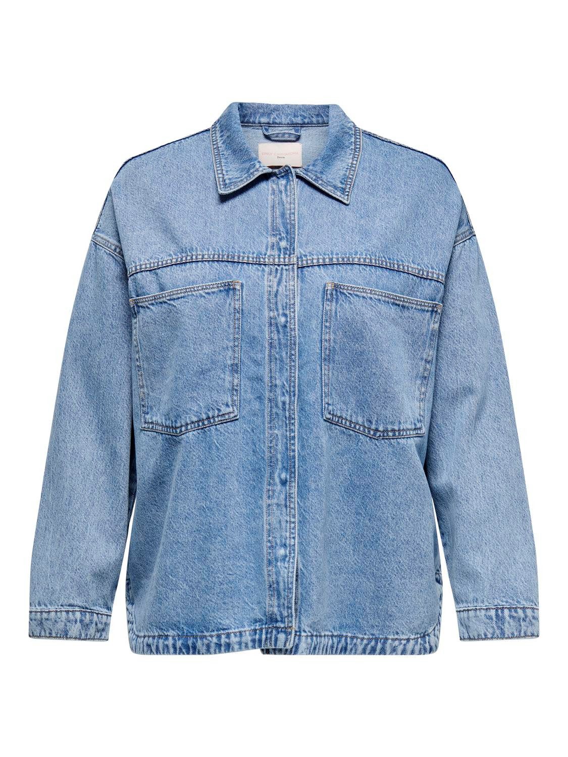 ONLY CARMAKOMA Jeansjacke langarm locker geschnitten Hemdkragen CAREMMIE L/S OVS DNM SHIRT AZG