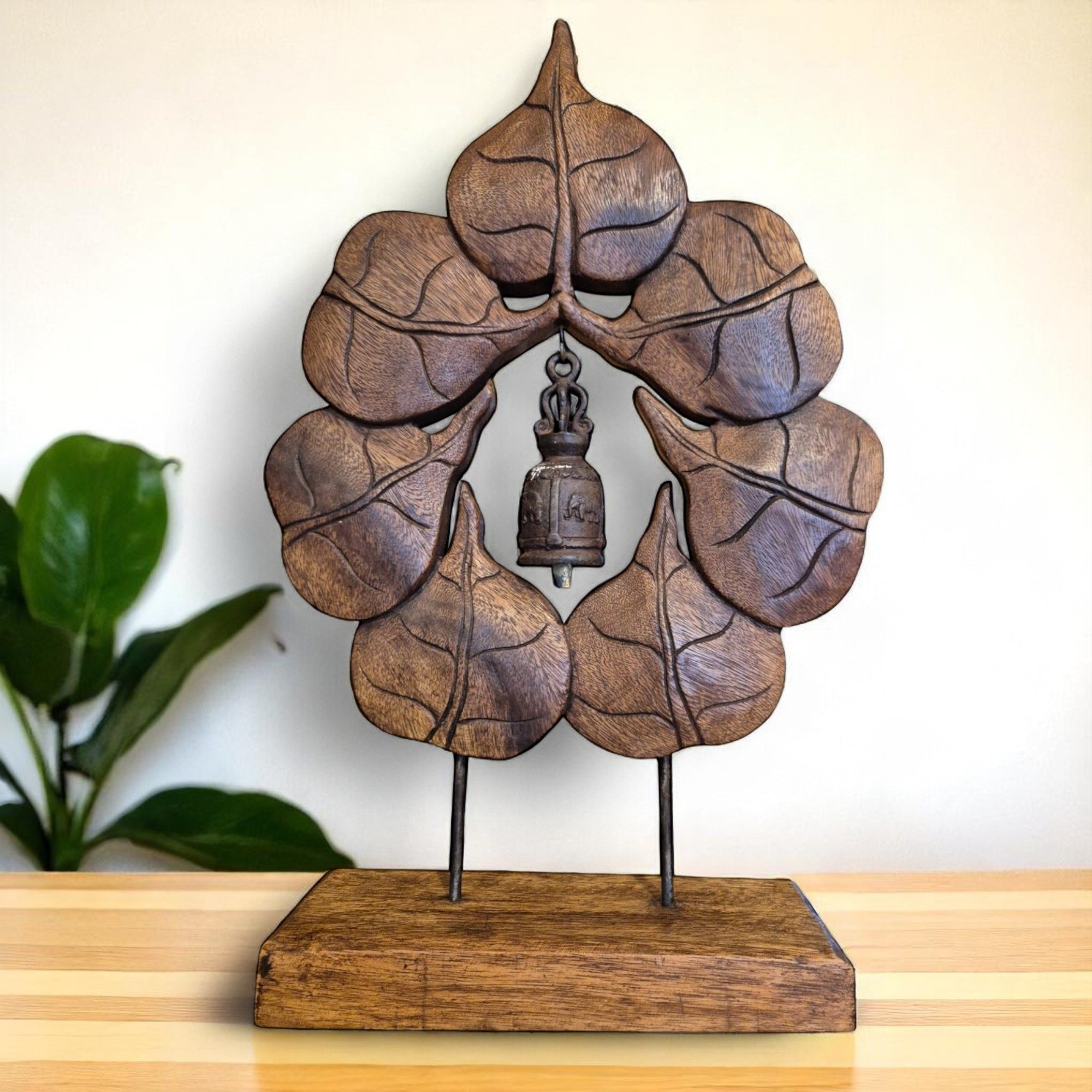 Kinaree Skulptur Thai Lebensbaum mit Glocke, Schnitzerei, Unikate, Tempelglocke