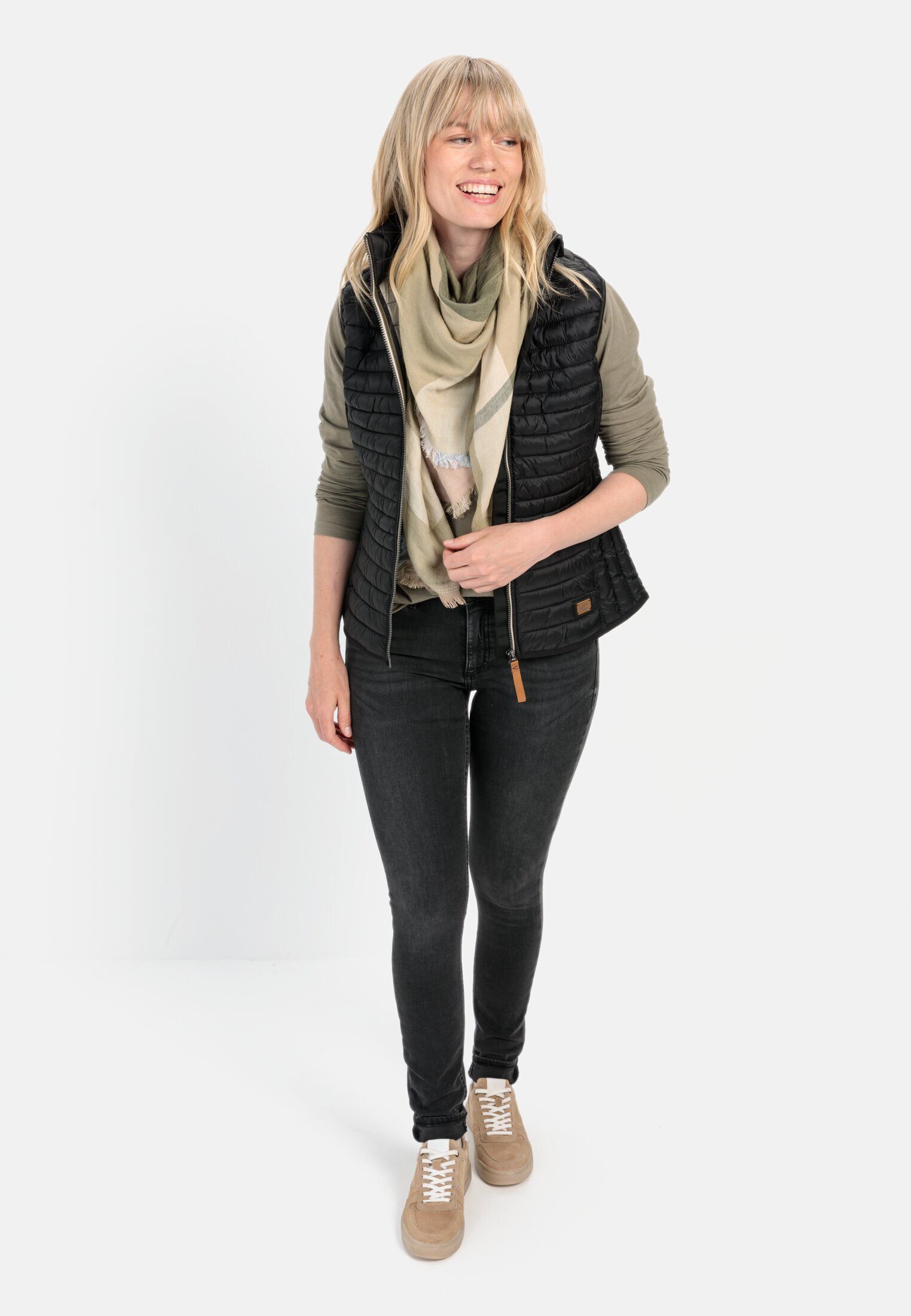 camel active Steppweste aus recyceltem Polyamid ärmellos Stehkragen mit Stehkragen