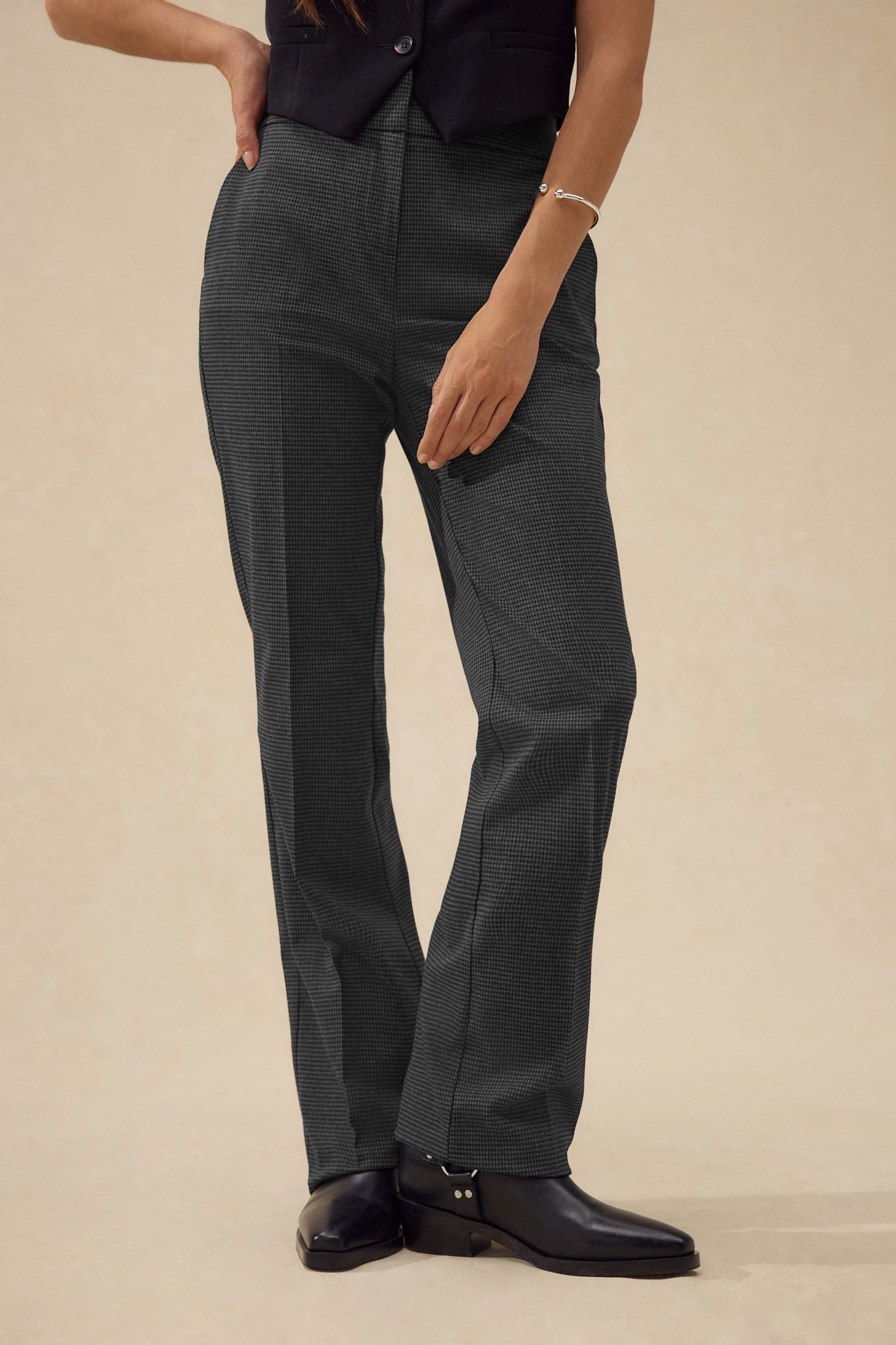 Next Bootcuthose Tailored Fit, formende Bootcut-Hose, Kurzgröße (1-tlg)