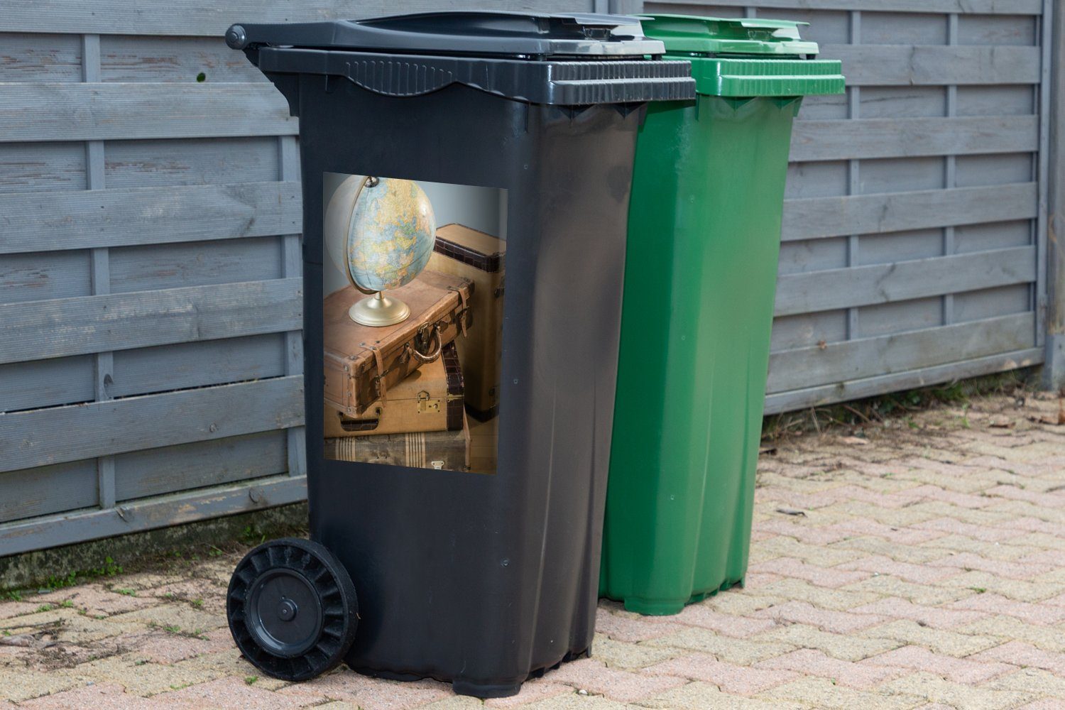 - Mülltonne, MuchoWow Abfalbehälter Container, Globus Wandsticker - Koffer Vintage (1 St), Mülleimer-aufkleber, Sticker,