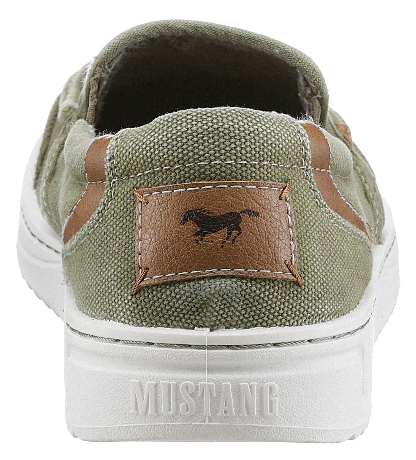 Mustang Shoes Slipper mit Stretcheinsätzen kleinen olivgrün