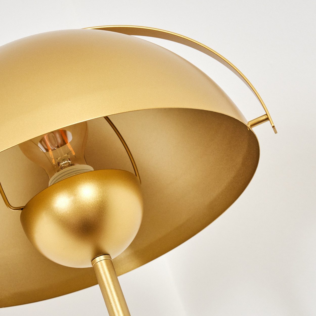 hofstein Stehlampe Stehlampe aus Metall in Goldfarben mit Fußschalter, ohne Leuchtmittel, Leuchte im Retro/Vintage-Design (31,5 cm), Höhe 147 cm, E27