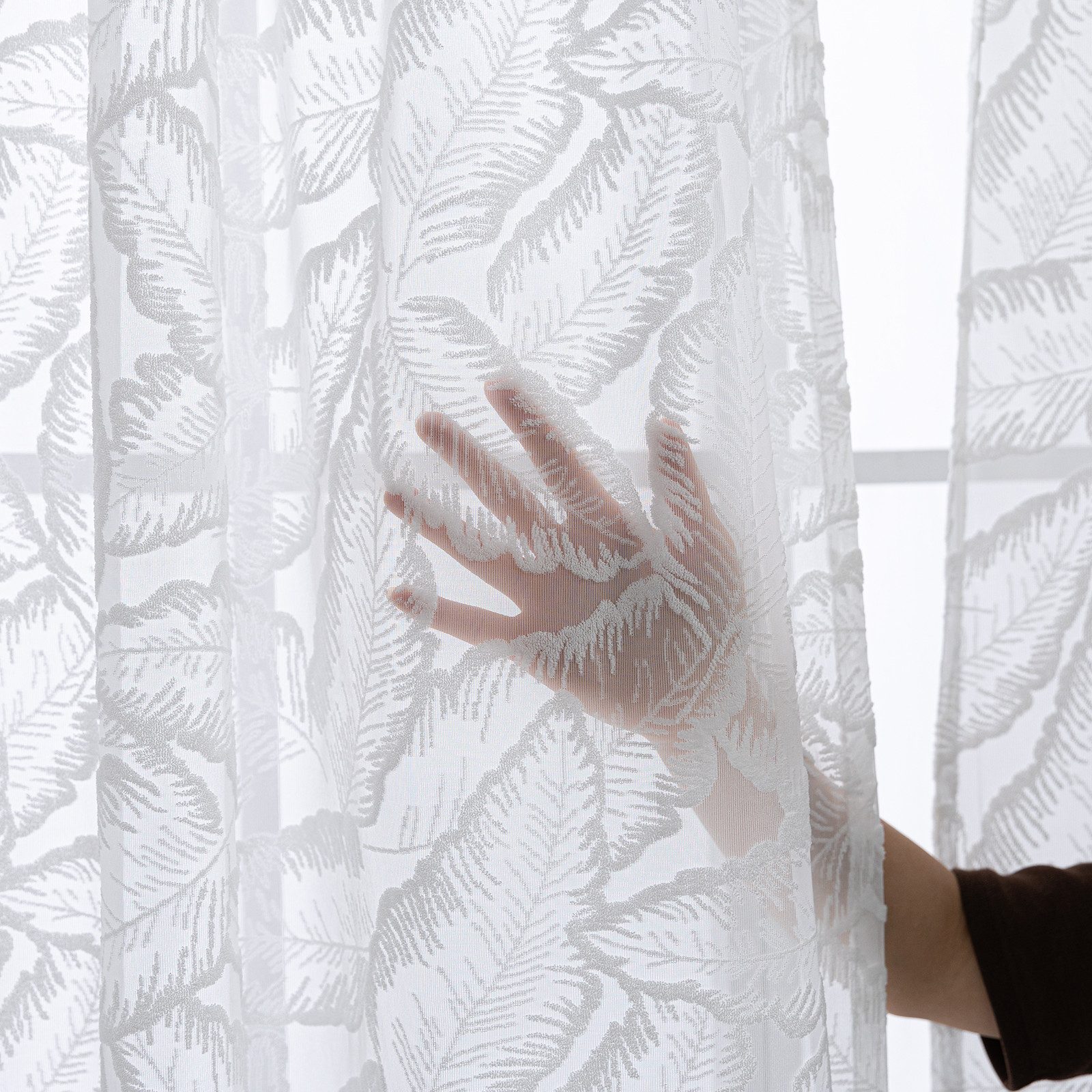 Qelus Gardine Weiss Halbtransparent mit 3D-Blattmuster, Modern Voile Gardinen (2 St), Mehrfach-Aufhängung Sichtschutz Vorhänge für Wohnzimmer & Schlafzimmer