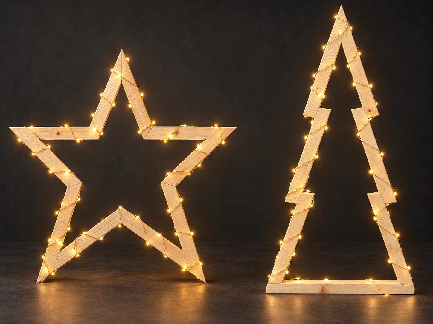 HAHN Handelshaus Weihnachtsfigur Handgefertigter Stern oder Tannenbaum aus Holz - Groß - Innen/Außen, Holz-Dekofigur, stabil, dauerhaft, wiederverwendbar, gestaltbar
