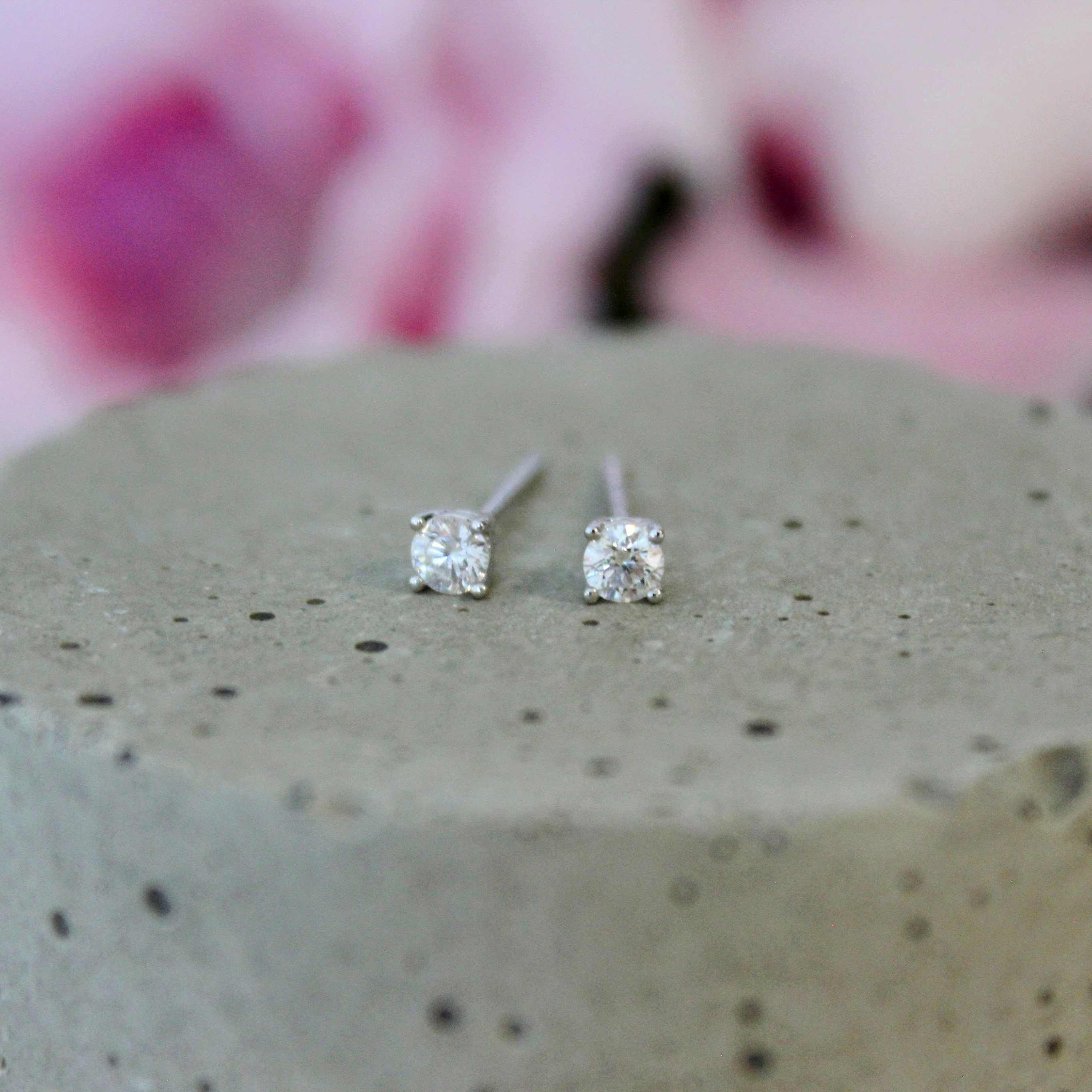 Sternvoll Paar Ohrstecker Klassische Ohrstecker mit 0,20 ct Diamanten 18K Gold, IGI, 18K Massivgold, 4er-Krappenfassung, Labor-Diamanten