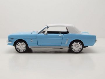 Motormax Modellauto Ford Mustang Hardtop 1964 1/2 hellblau weiß James Bond Thunderball, Maßstab 1:24