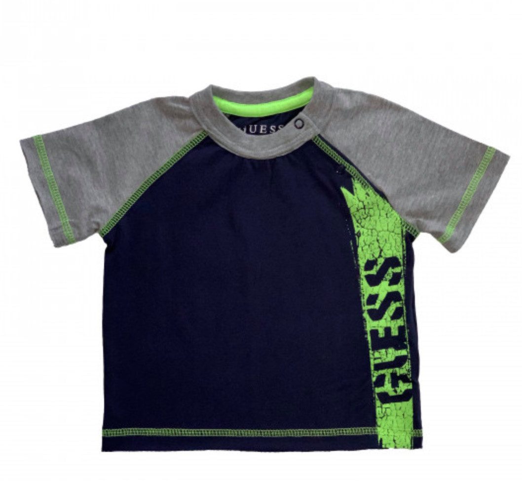 Guess Kids T-Shirt Baby T-Shirt aus Baumwolle mit Kontrastnähten und Frontprint