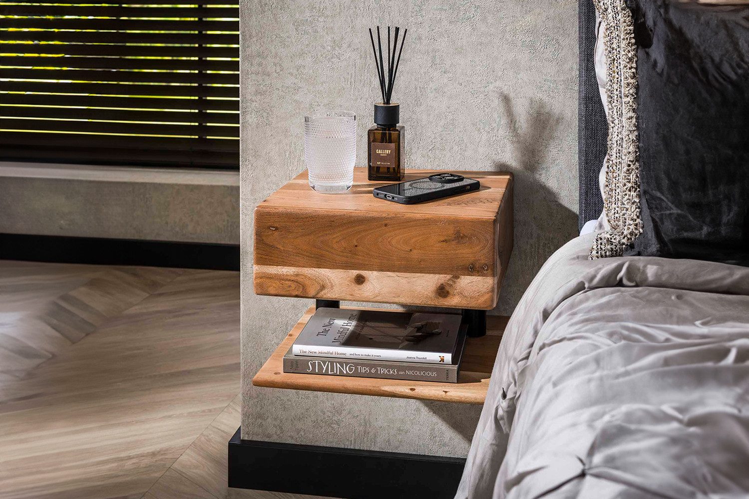 KAWOLA Nachttisch SILVEA, hängend Akazie massiv günstig online kaufen