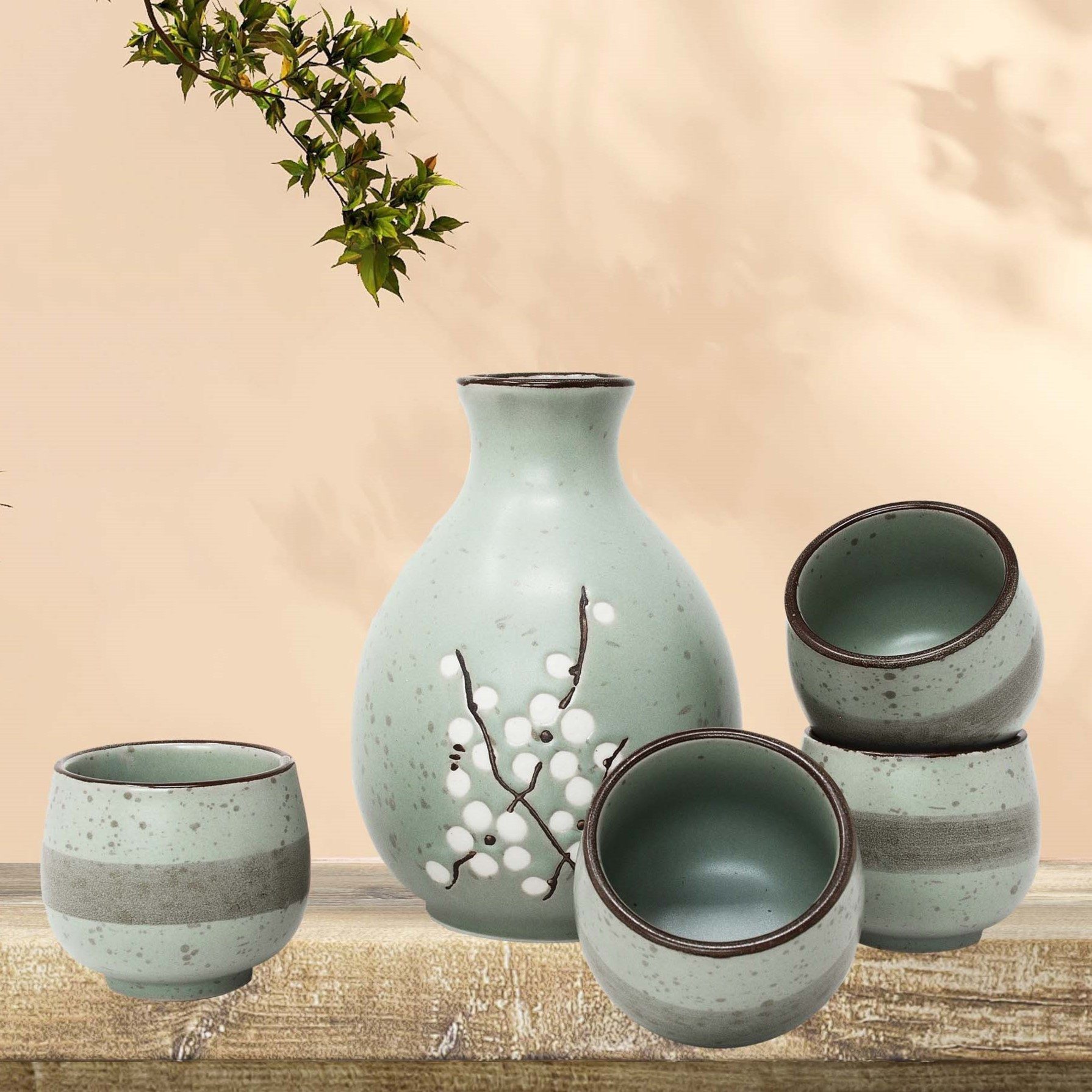 MystiCalls Schnapsglas Japanisches Sake Set für 4 Personen Japanisches Geschirr China, 5-tlg., Keramik, Spülmaschinenfest und hitzebeständig