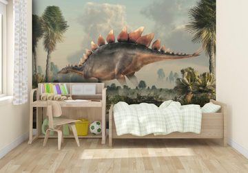 wandmotiv24 Fototapete Stegosaurus Dino zwischen Palmen, glatt, Wandtapete, Motivtapete, matt, Vliestapete