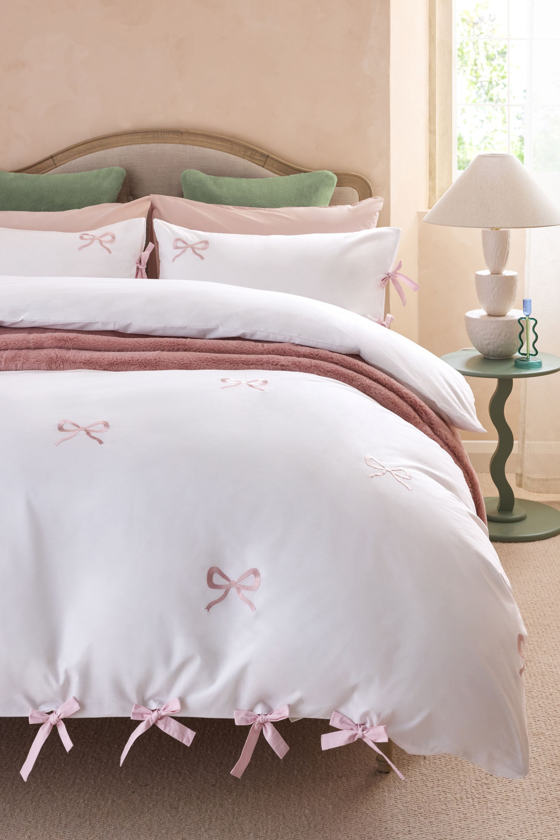 Next Bett-Set Bettgarnitur mit Schleifen-Stickerei, Bezug: Baumwolle, Polyester (recycelt) – Bild 2 von 4