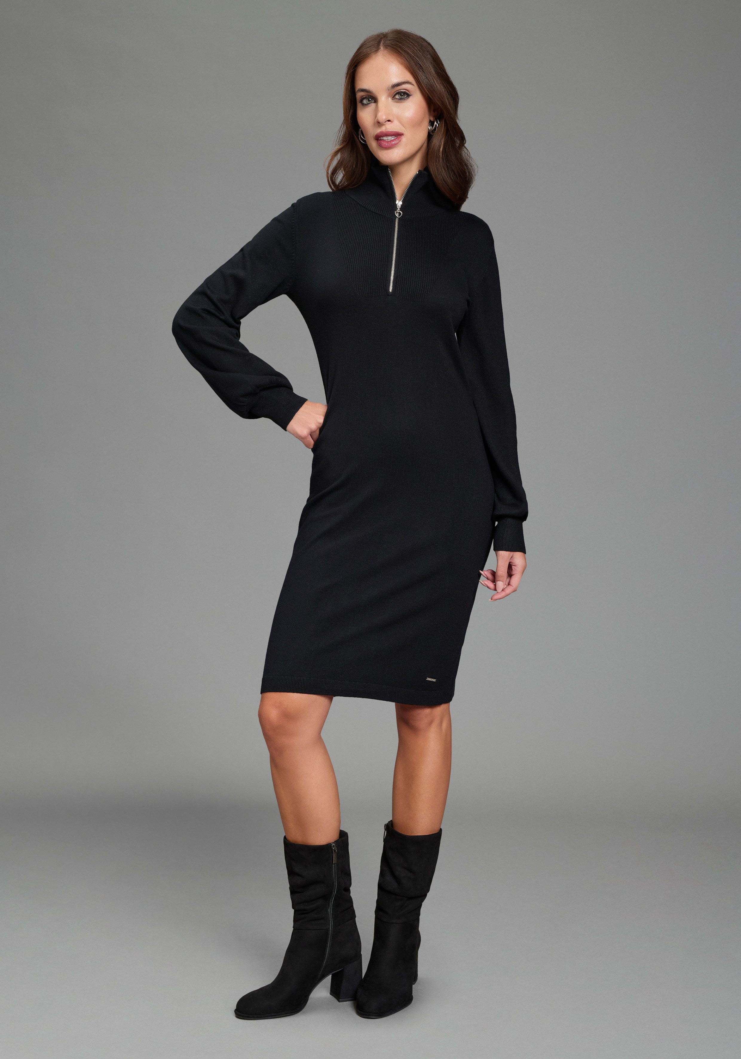Laura Scott Strickkleid mit Troyer Kragen in Mini Form