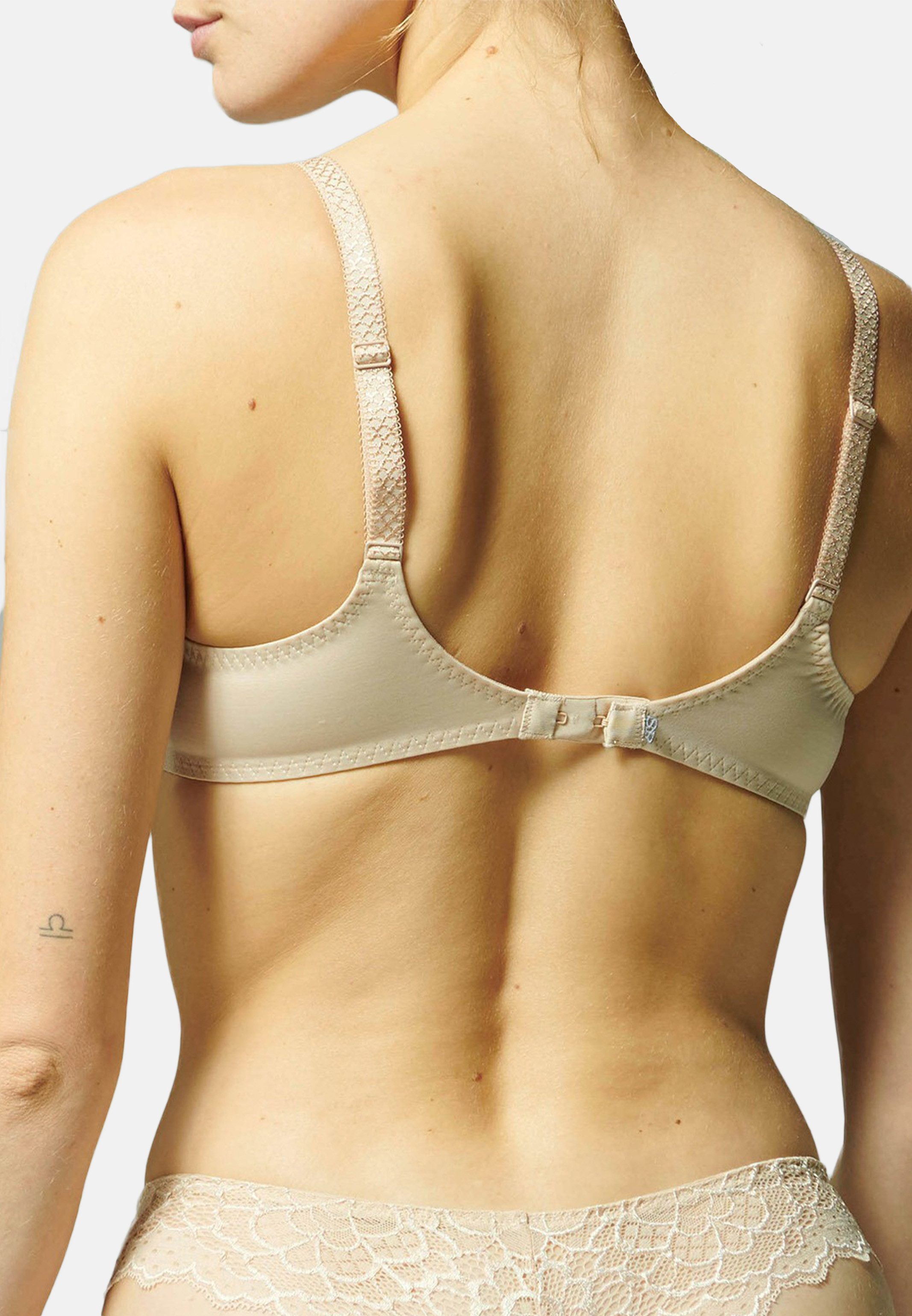 SIMONE PERELE Schalen-BH Caresse (1-tlg) Bügel-BH - Blickdicht - Dreiteiliges Cup-Design für perfekte Passform