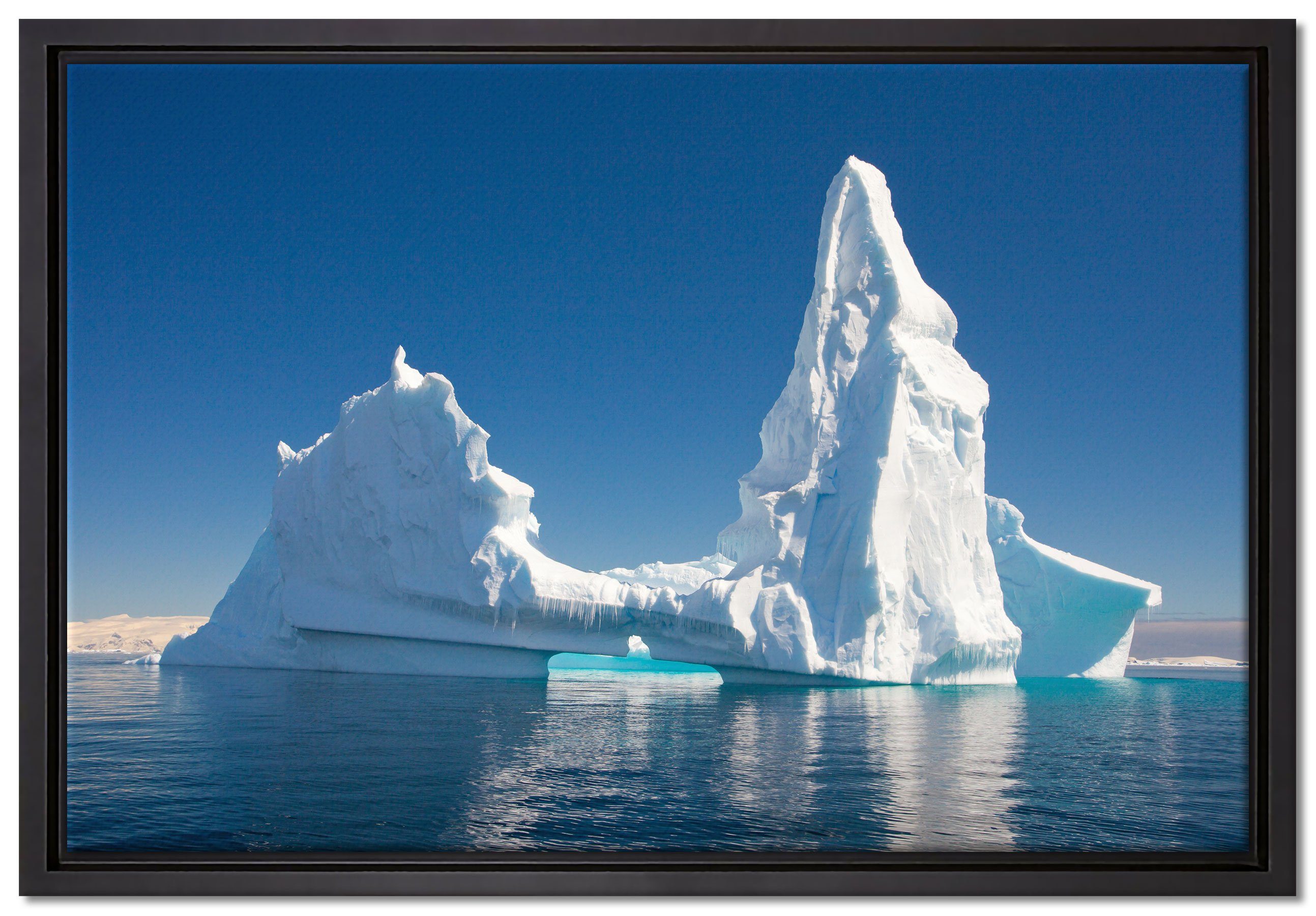 Pixxprint Leinwandbild Riesiger kunstvoller Eisberg, Wanddekoration (1 St), Leinwandbild fertig bespannt, in einem Schattenfugen-Bilderrahmen gefasst, inkl. Zackenaufhänger