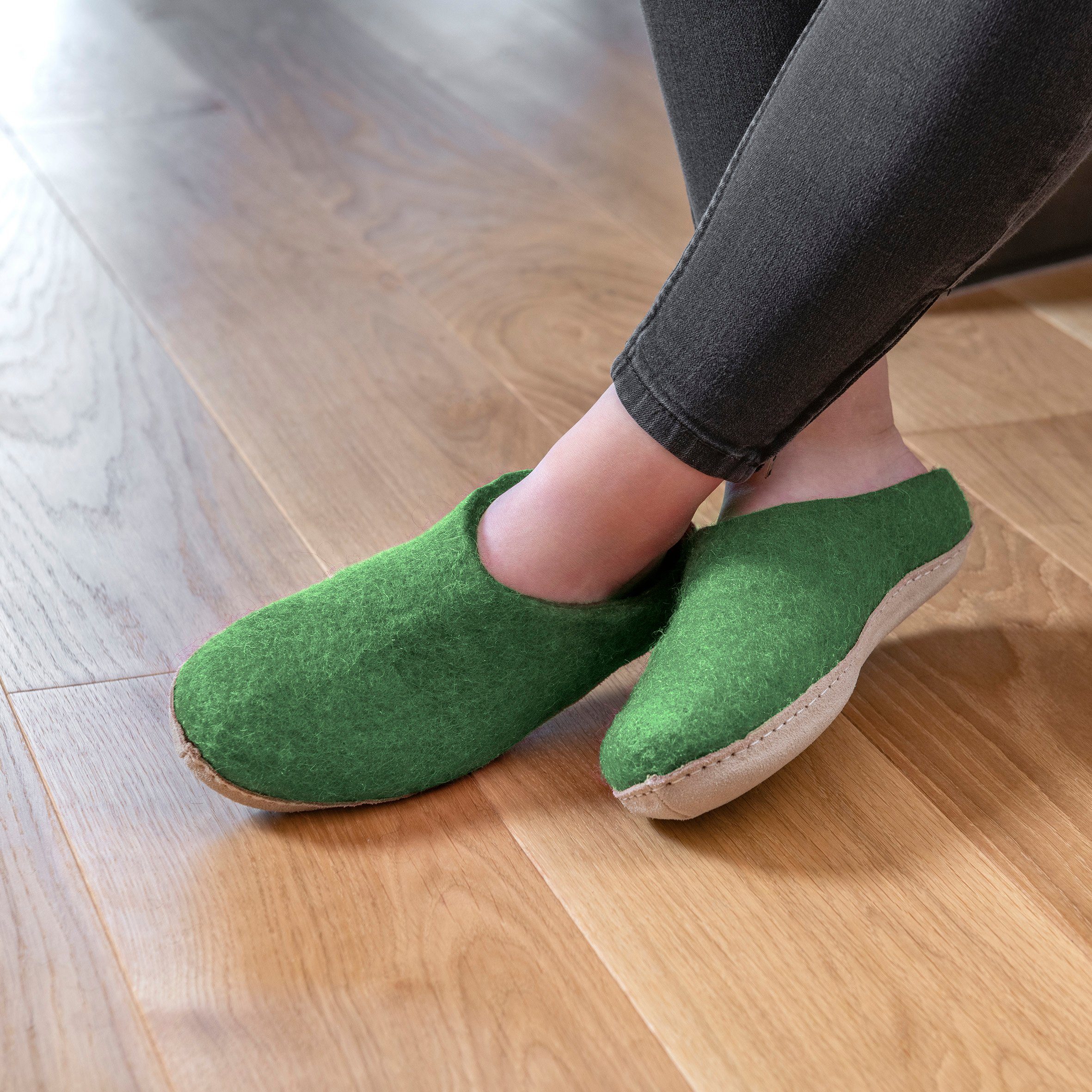 naturling Filz Damen Pantoffel Hausschuh (mit bequemer) Ledersohle