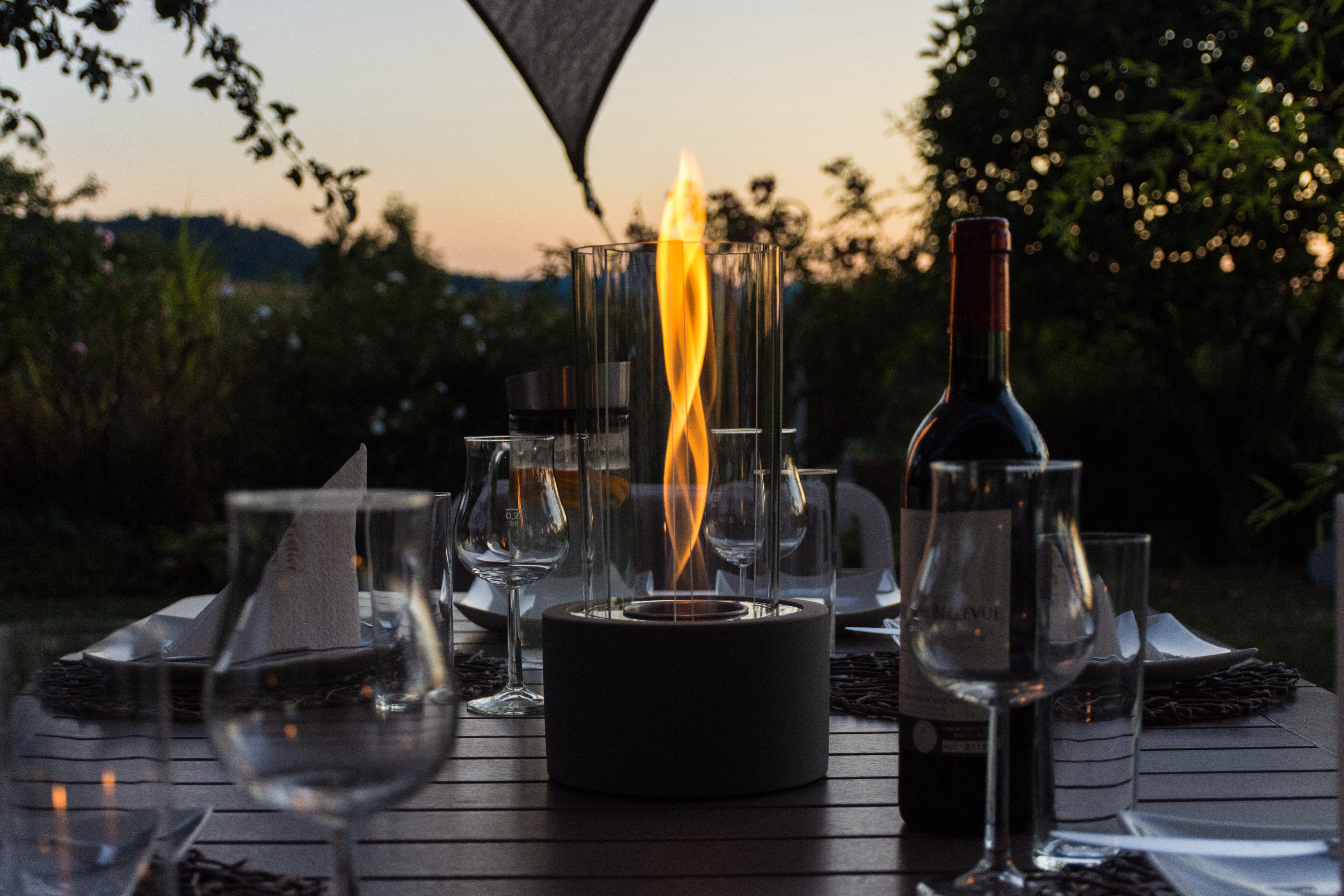 FIRELL Tischfeuer Ethanol Tischkamin Indoor & Outdoor Echtfeuer-Dekokamin (aus massivem Beton, Komplett-Set), Verstellbare Flamme, 2h Brenndauer, Patentierte Wirbelflamme, TÜV geprüft