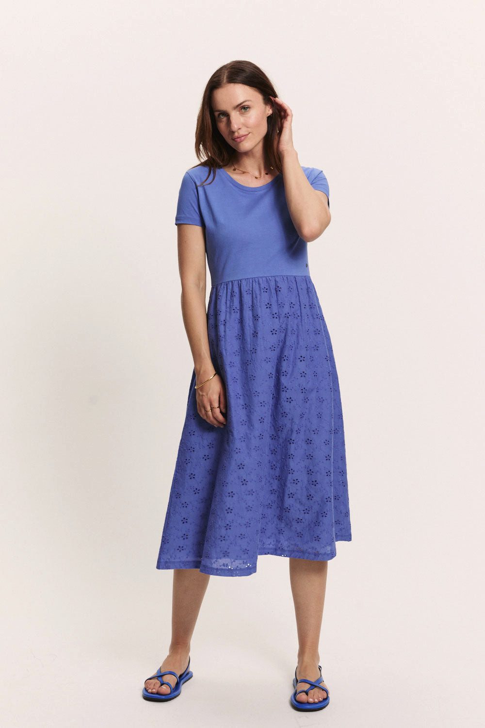 Tranquillo Sommerkleid Sommerkleid Juliaa Lace-Optik Sommerliches Midikleid mit gefüttertem Rock und Seitentaschen