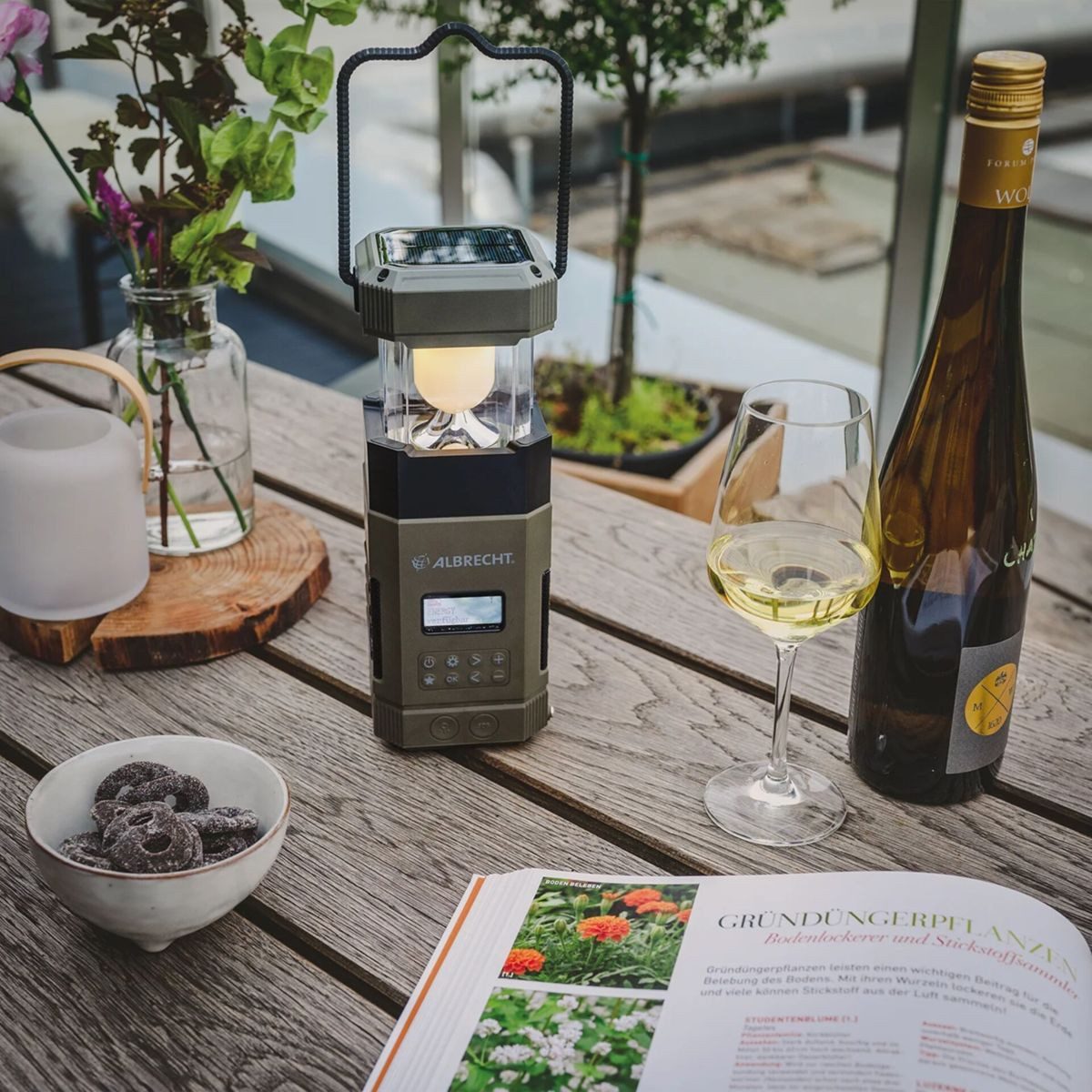 Albrecht DR 114 DAB+ Outdoor- Radio mit Camping-Lampe Radio