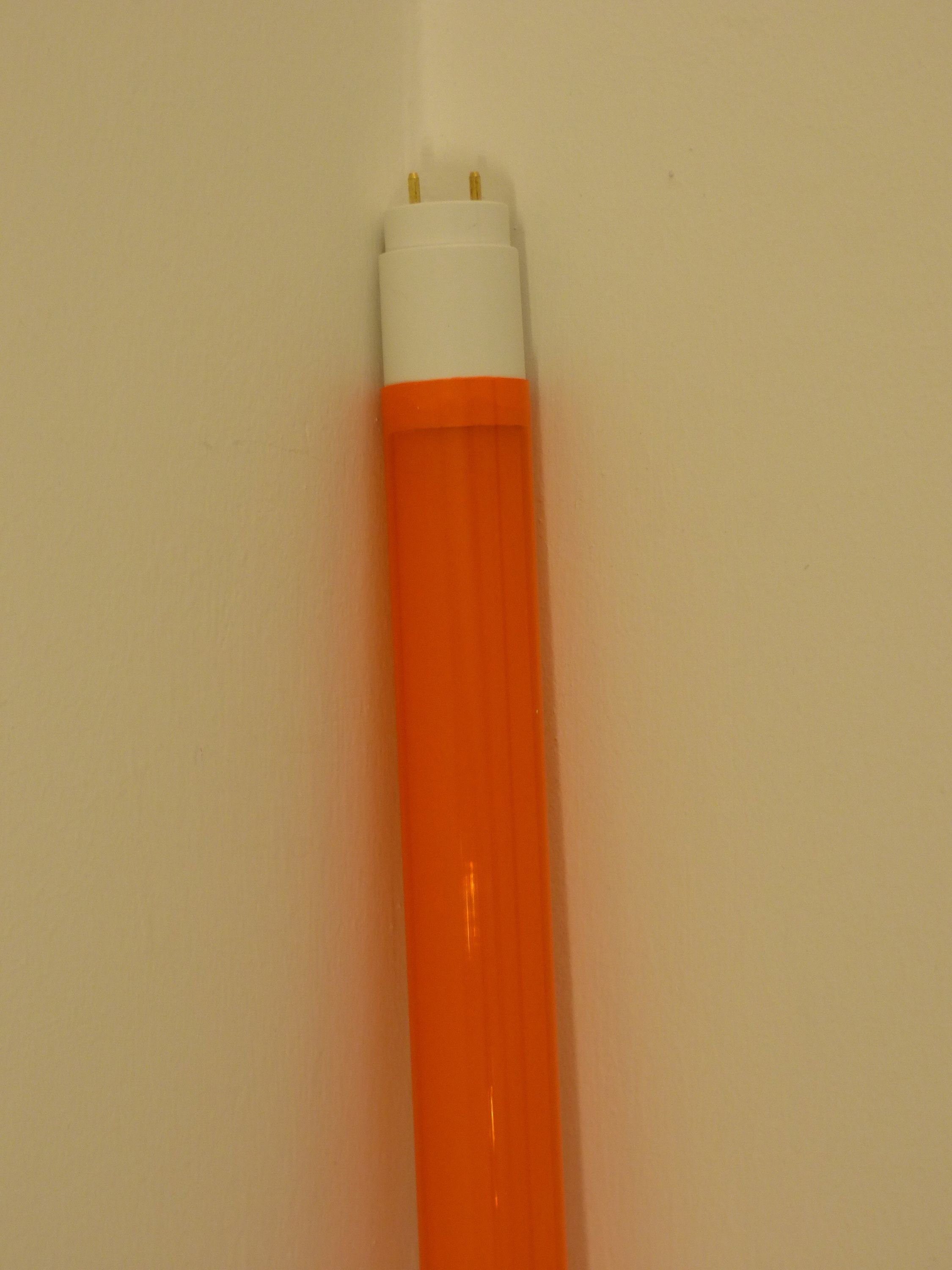 XENON LED Wandleuchte LED Röhre T8 9 Watt 1000 Lumen 0,60m Kunststoff-Röhre Orange, Netzkabel