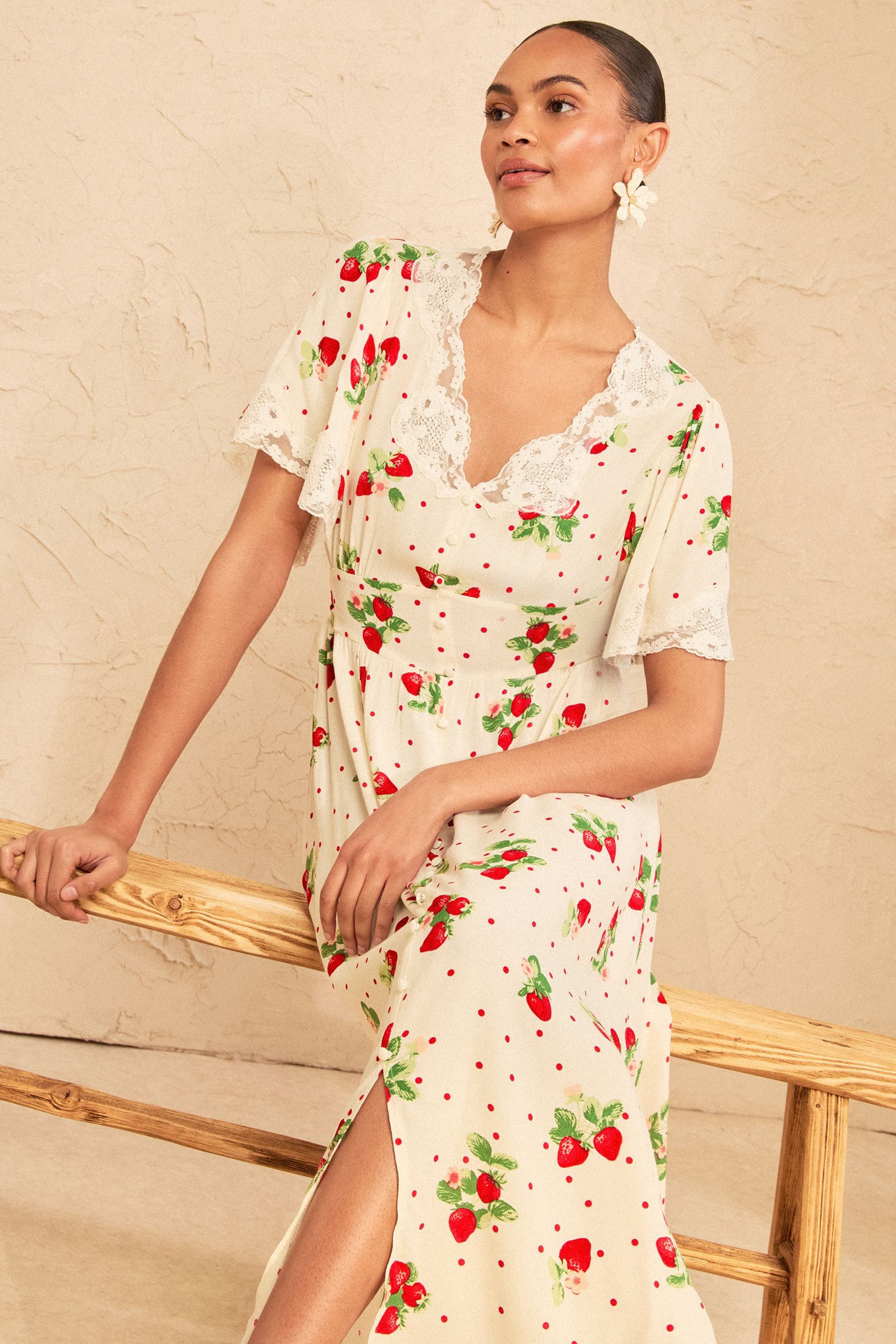 Love & Roses Maxikleid Love & Roses Midaxikleid mit Spitze, Regular (1-tlg)