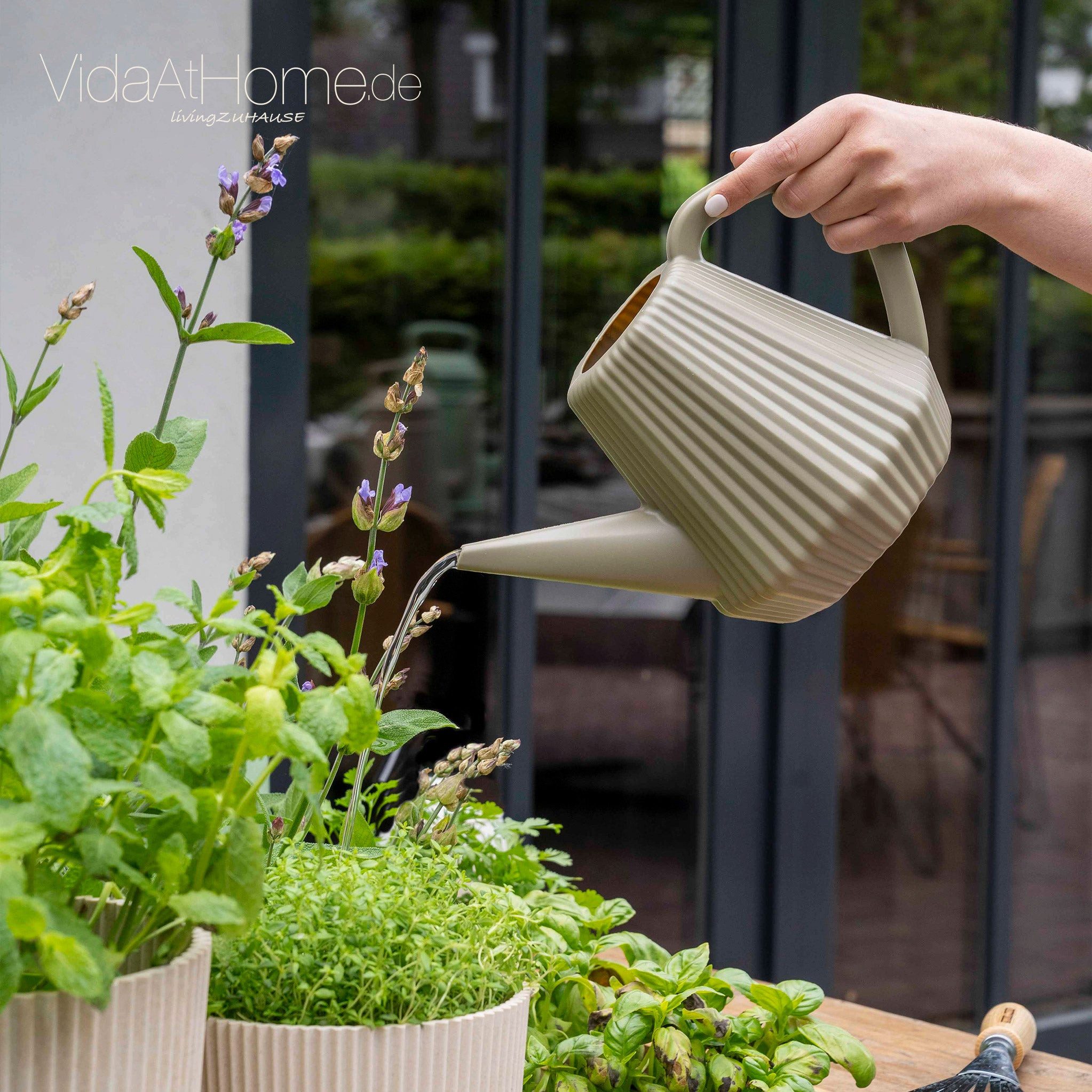 VidaAtHome.de Gießkanne CAPI Gießkanne DOPPIO Groove ca. 2L